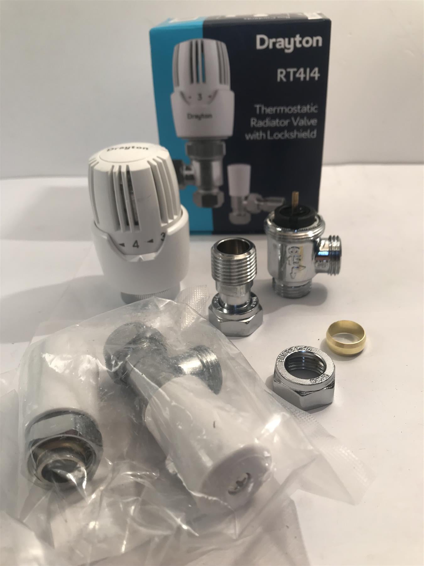 Drayton RT414 1010260 Thermostatic Radiator Valve with Lockshield