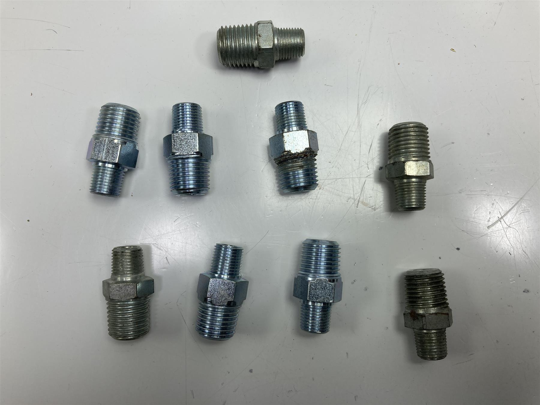 Galv steel hex nipple-145g 1/4 x 1/8