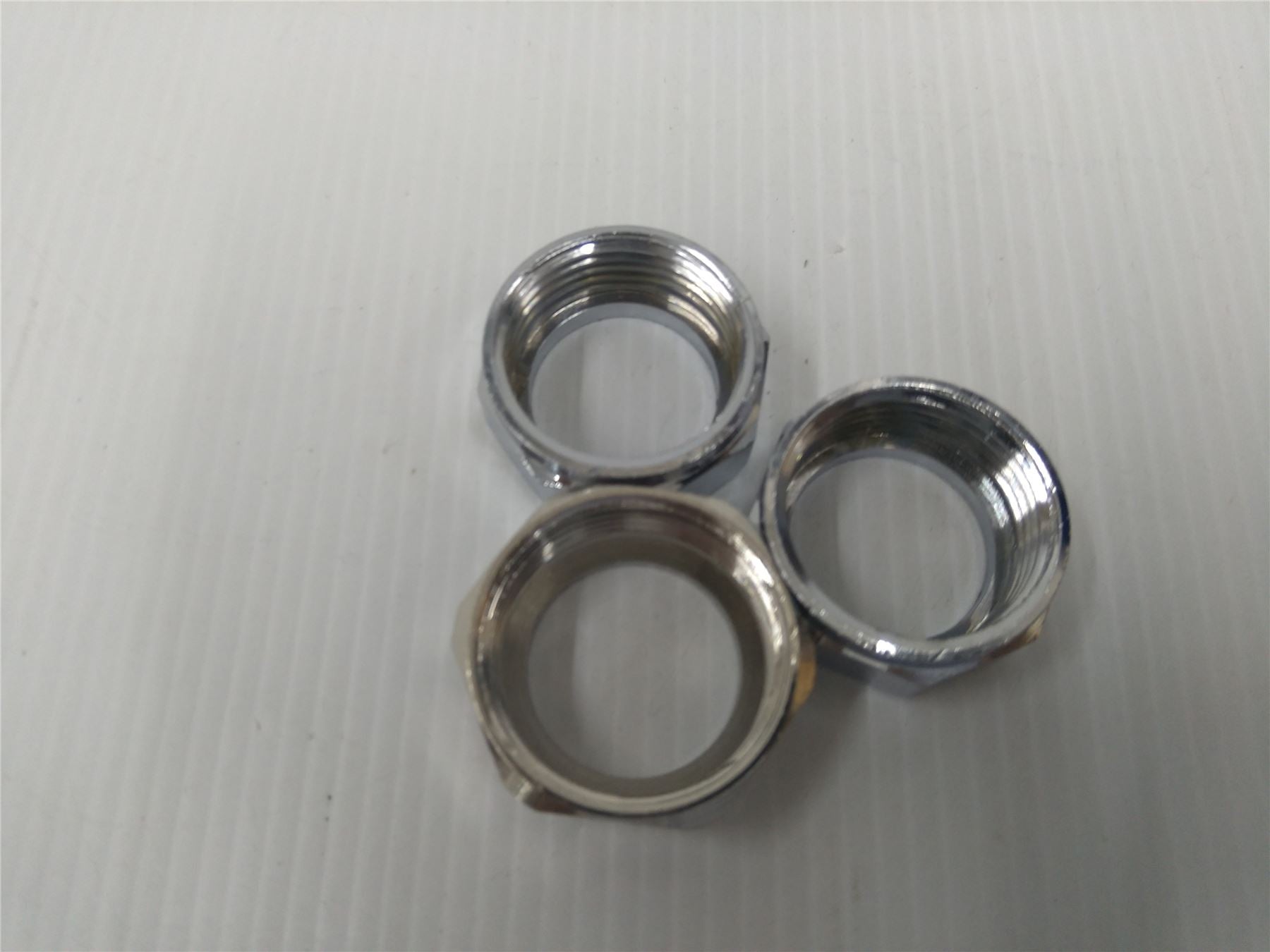 NEW SILVER NUT 22mm FITTING – PACK OF 3