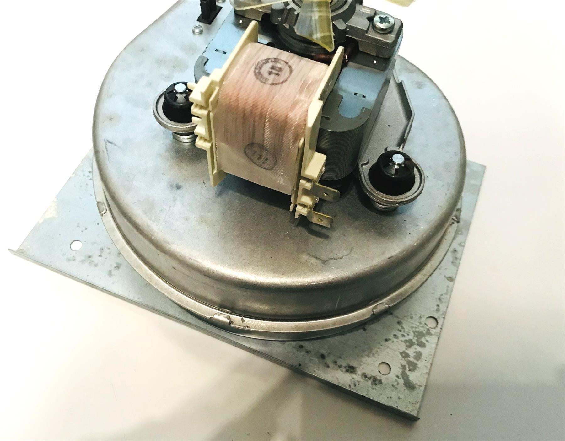 New Worcester Bosch 87161207380 Fan