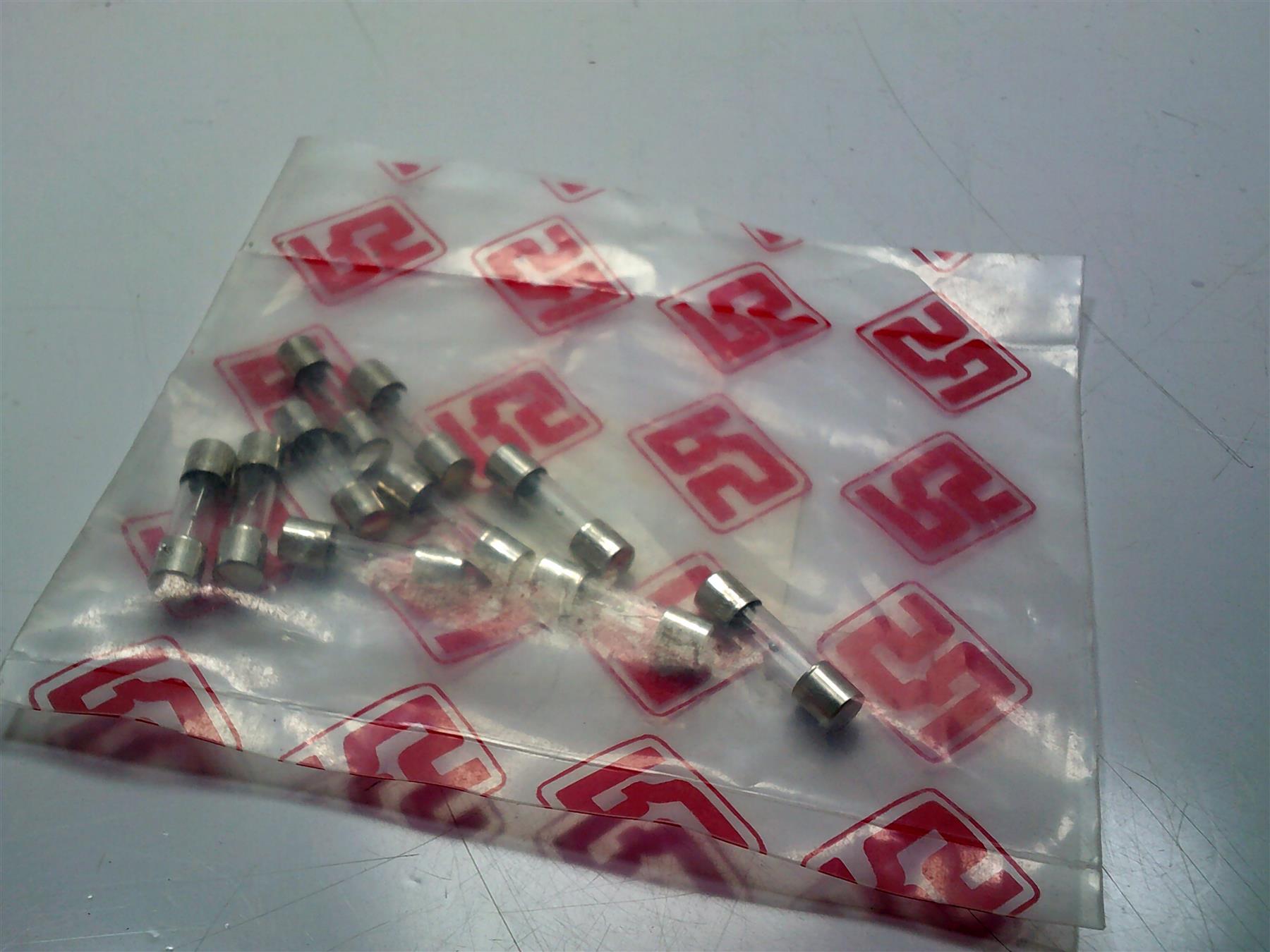 VBS UTE 4A 250V-P Fast/Quick Blow 20mm x 5mm Glass Fuse (10 Pack)