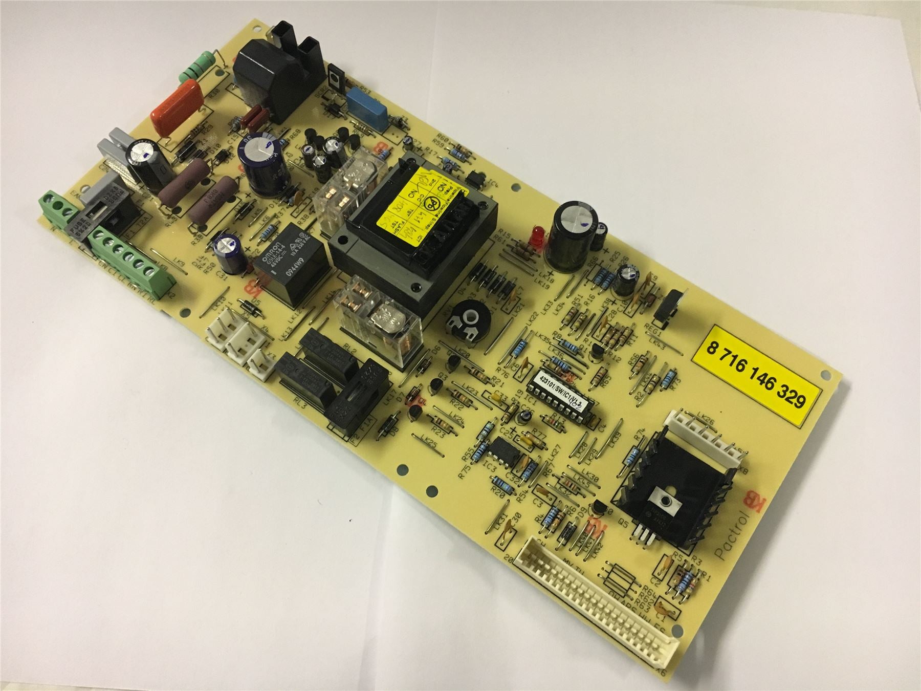 NEW Worcester Bosch 28i RSF PCB 87161463290 12m warranty