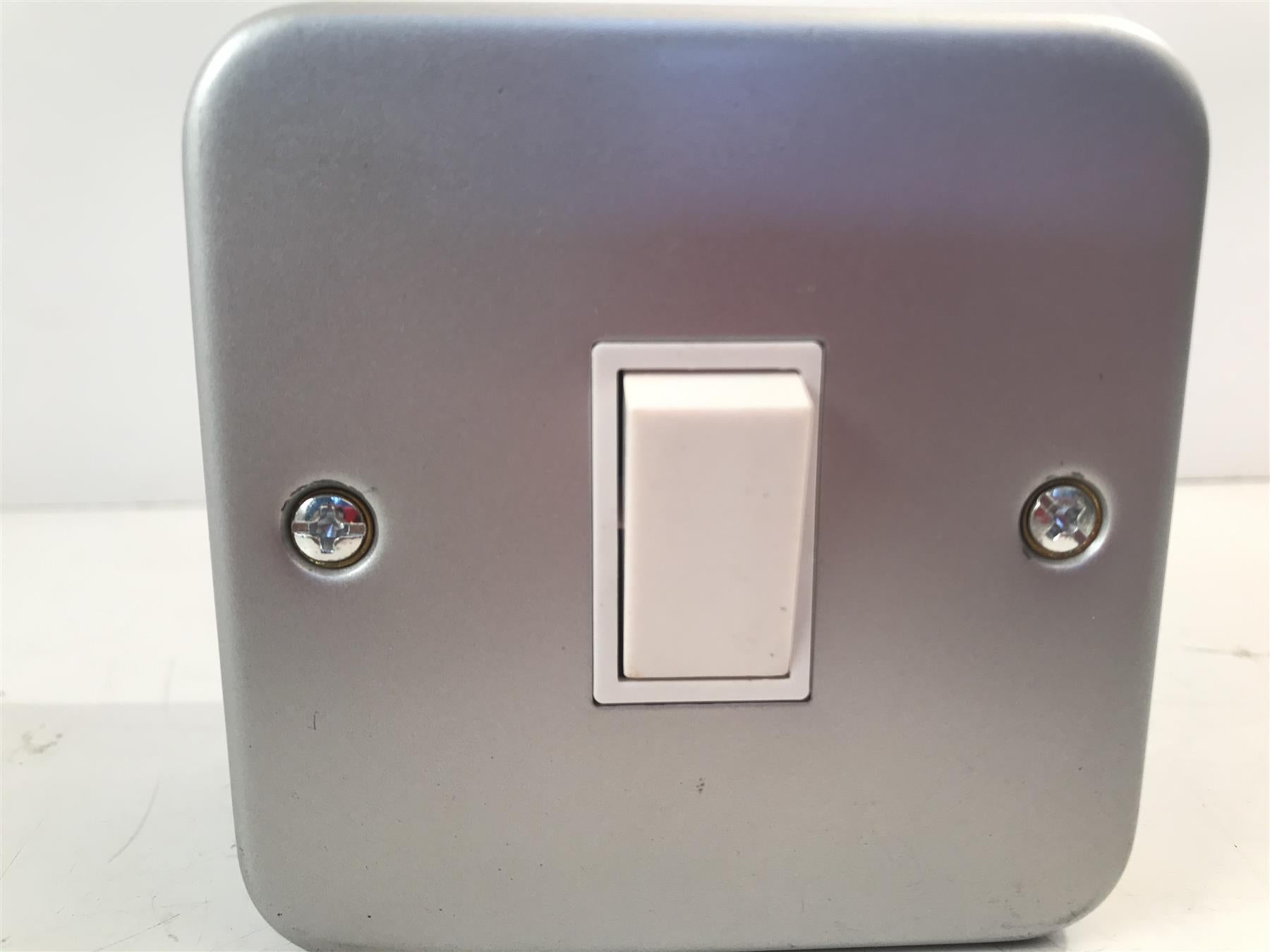POWERPOINT METAL CLAD LIGHTSWITCH 1 GAN