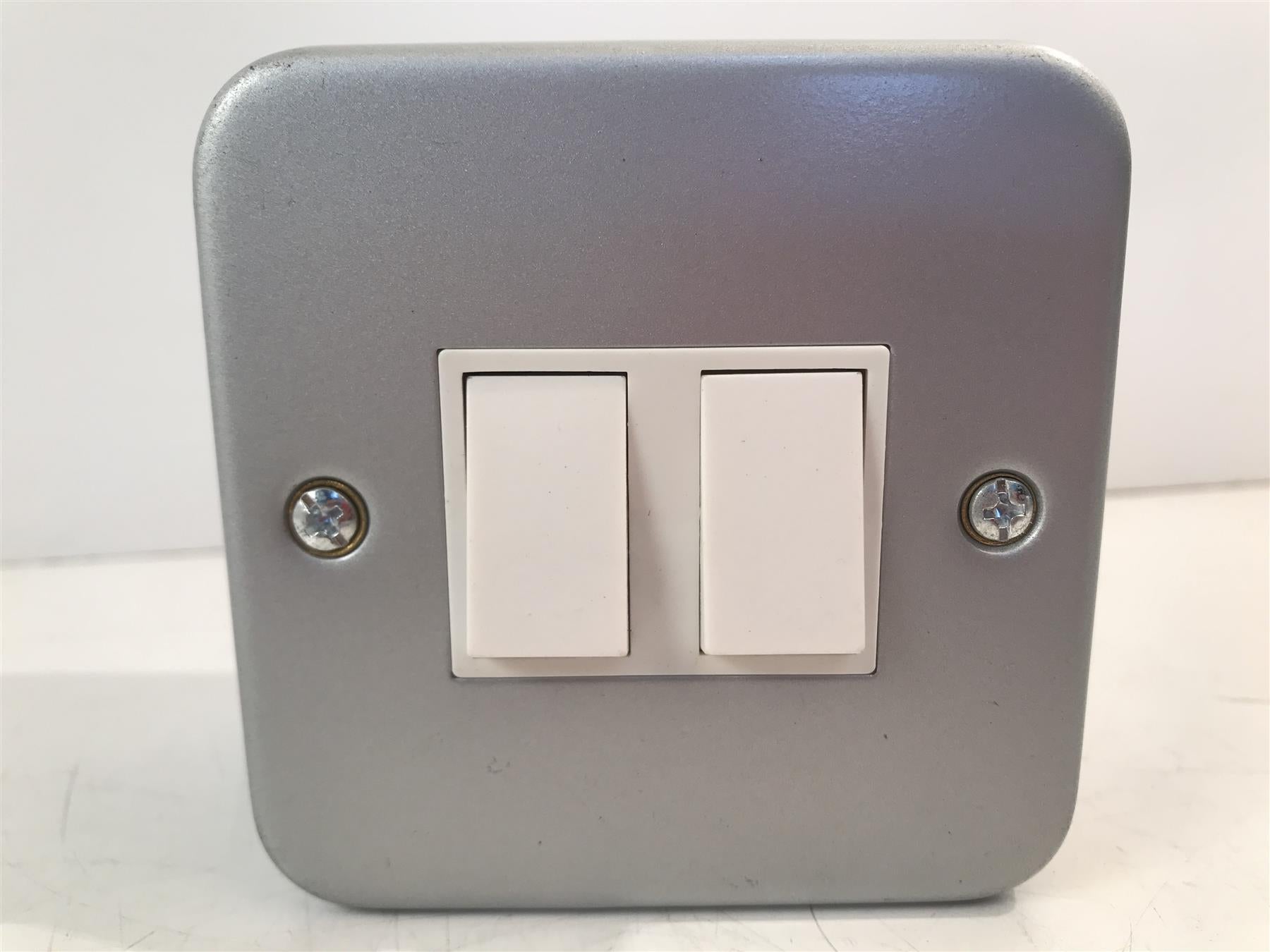 POWERPOINT METAL CLAD LIGHTSWITCH 2 GANG 2 WAY NEW
