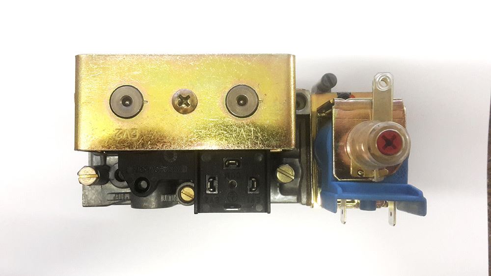 NEW ARISTON RAVENHEAT 837 NOVA GAS VALVE 0008VAL03005/0 0837025