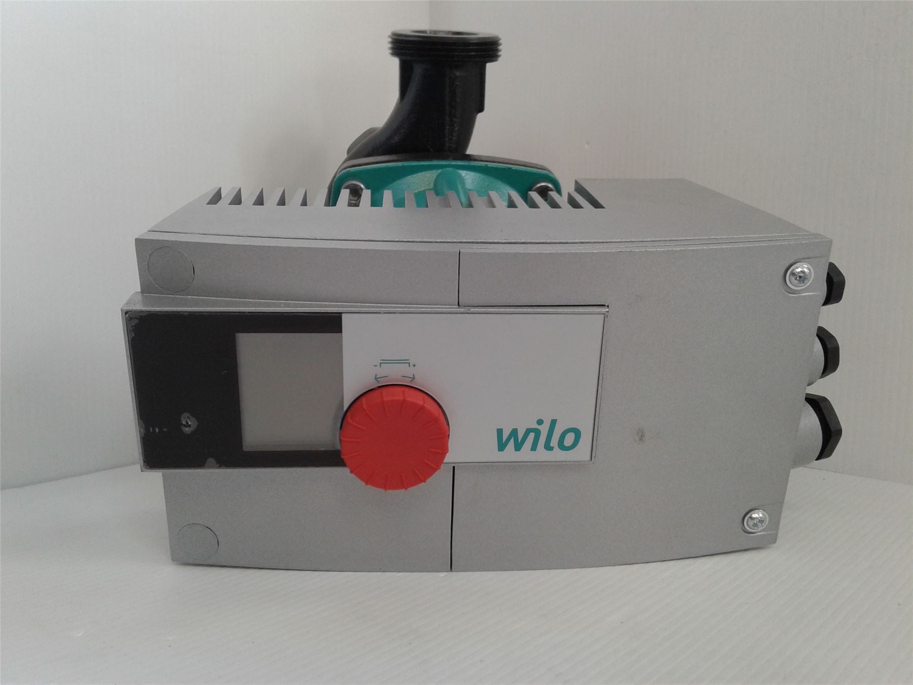 NEW WILO  Stratos 25/1-6 _ 180mm  Circulation Pump 2090447