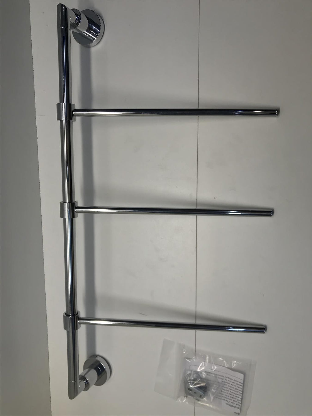 OCEAN CHROME WALL MOUNTED THREE TIER VERTICAL RAIL