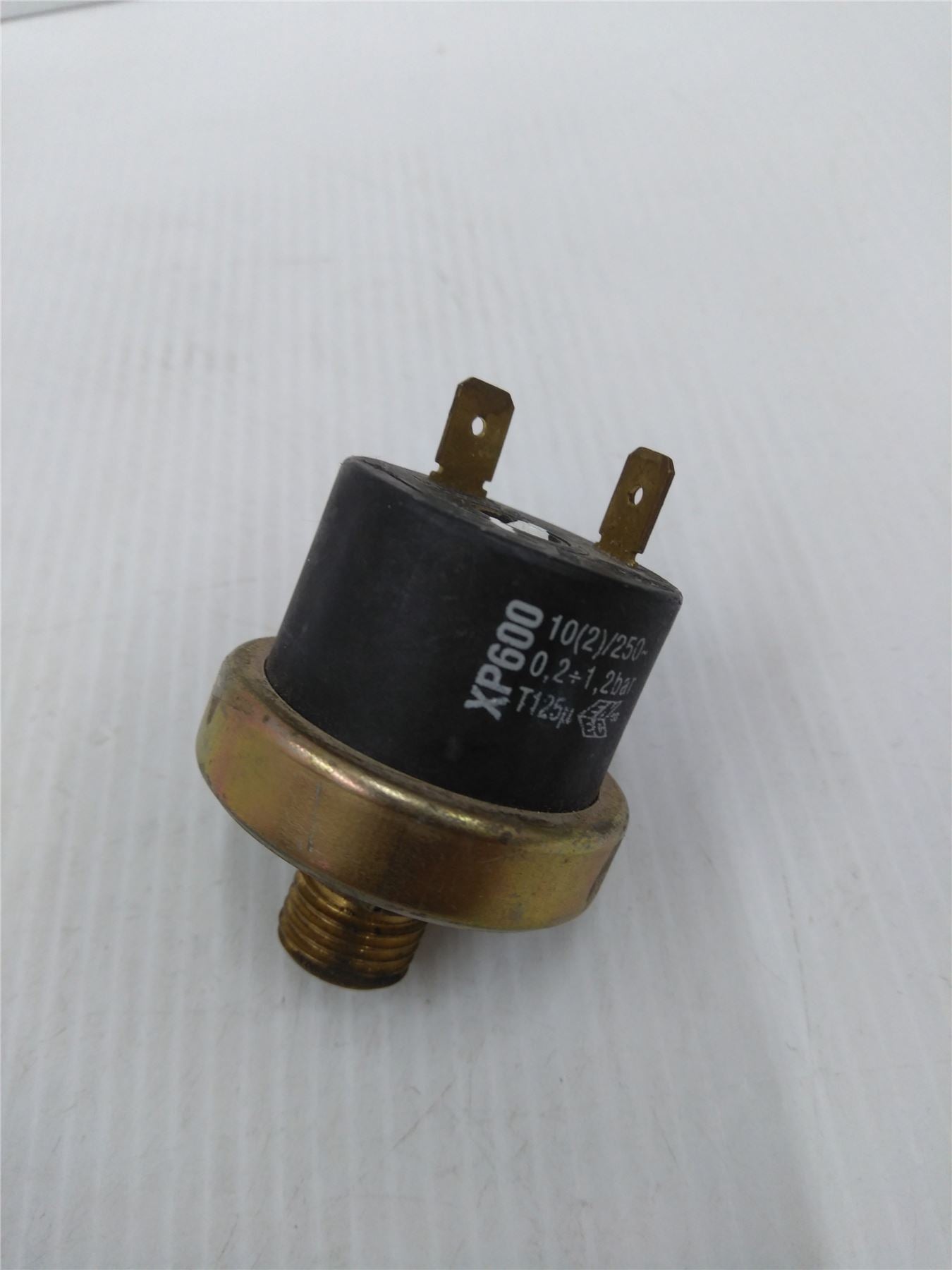 NEW ARISTON CHAFFOTEAUX LOW PRESSURE SWITCH 995903