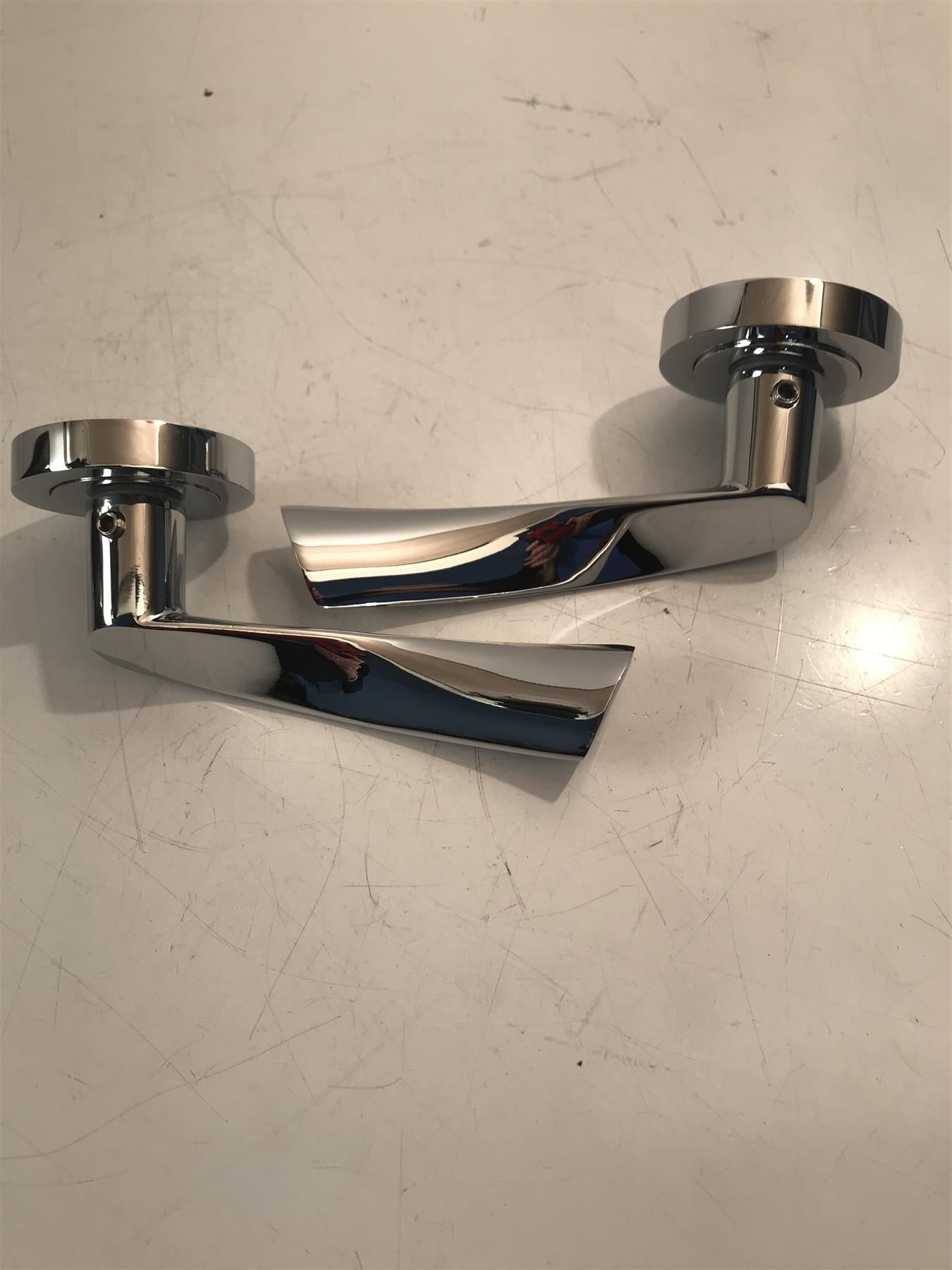 Fortessa FCOVER-PC Verto Lever Handle on Rose. Polished Chrome