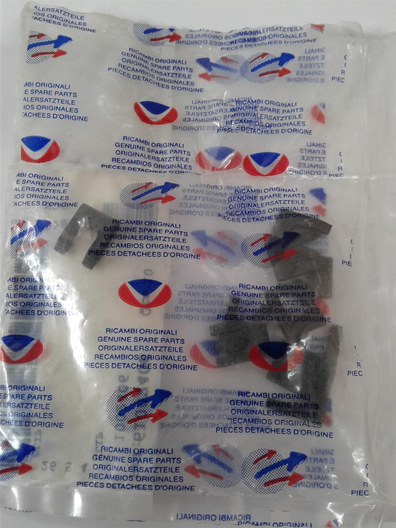 NEW ARISTON CHAFFOTEAUX HEAT EXCHANGER PIPE CLIPS (PKT 10) 61002406