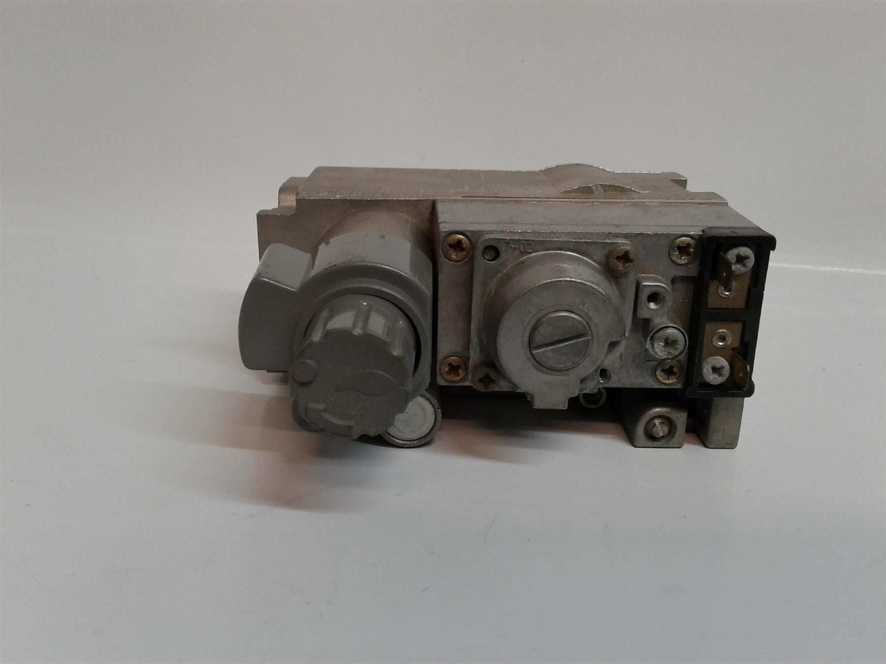 HONEYWELL V4600C1086U GAS VALVE REPLACES THE V4600C1029 & V4600C1326