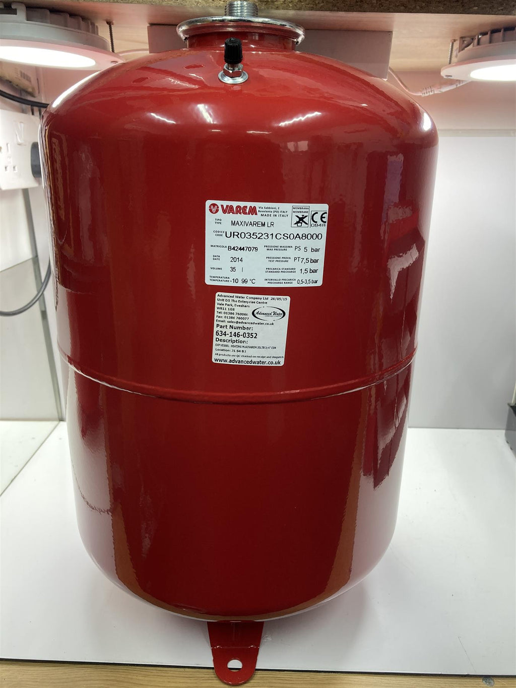 Varem MAXIVAREM LS 35L Standing, Diaphragm Pressure Tank Vessels