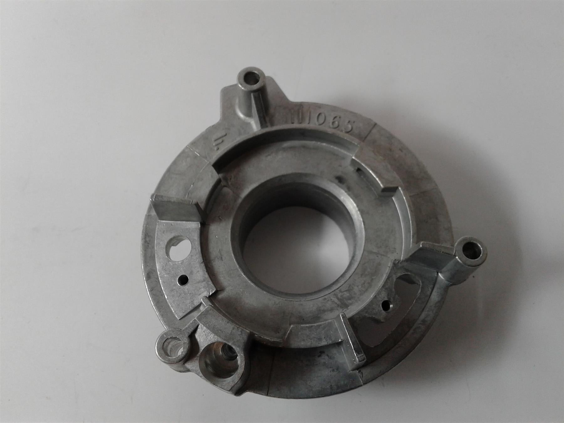 NEW IDEAL 075168 FAN & BURNER MOUNT WITHOUT ELECTRODE AND SCREW