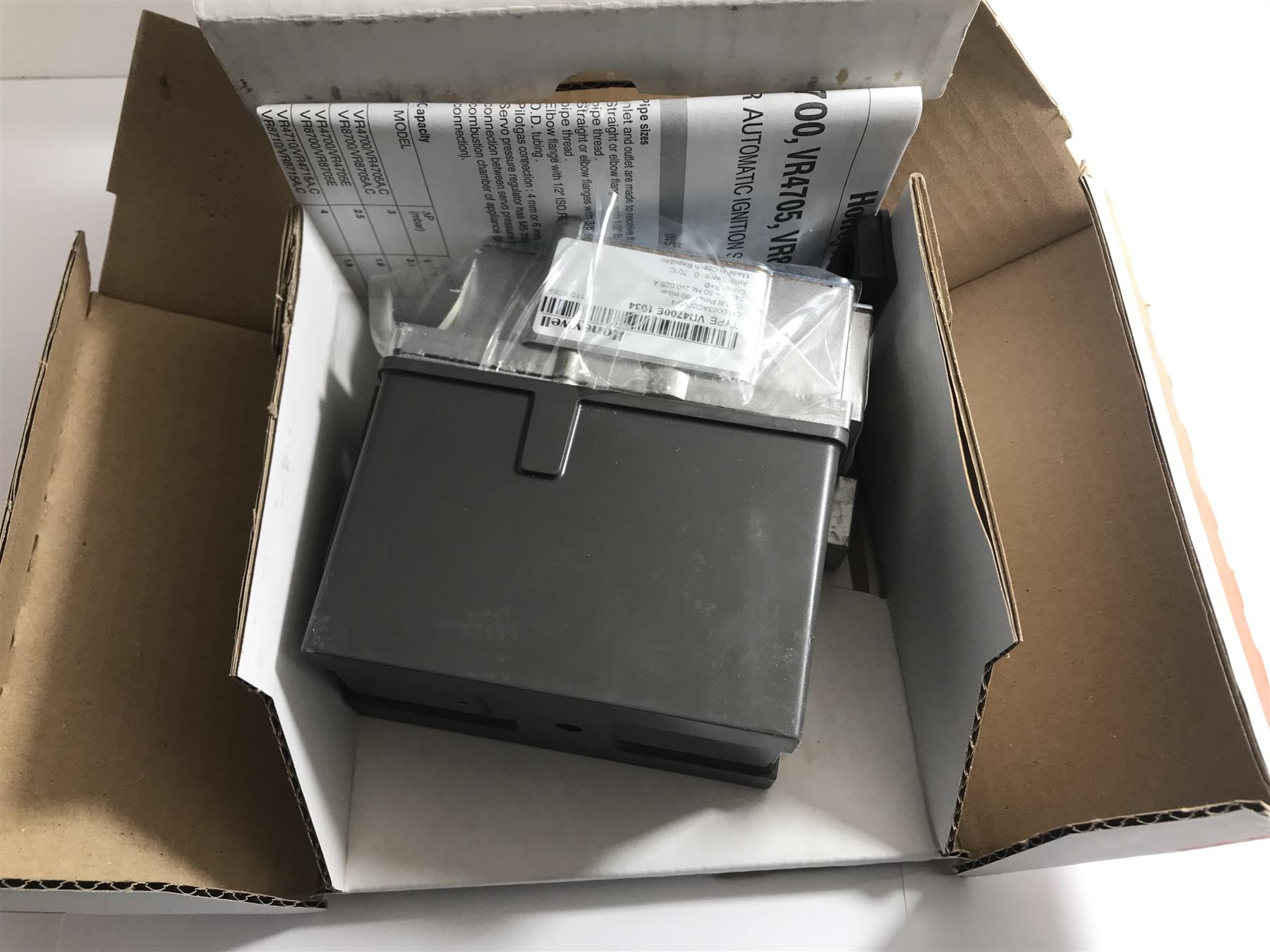 NEW IDEAL 079773 79773 HONEYWELL VR4700E1034U GAS VALVE