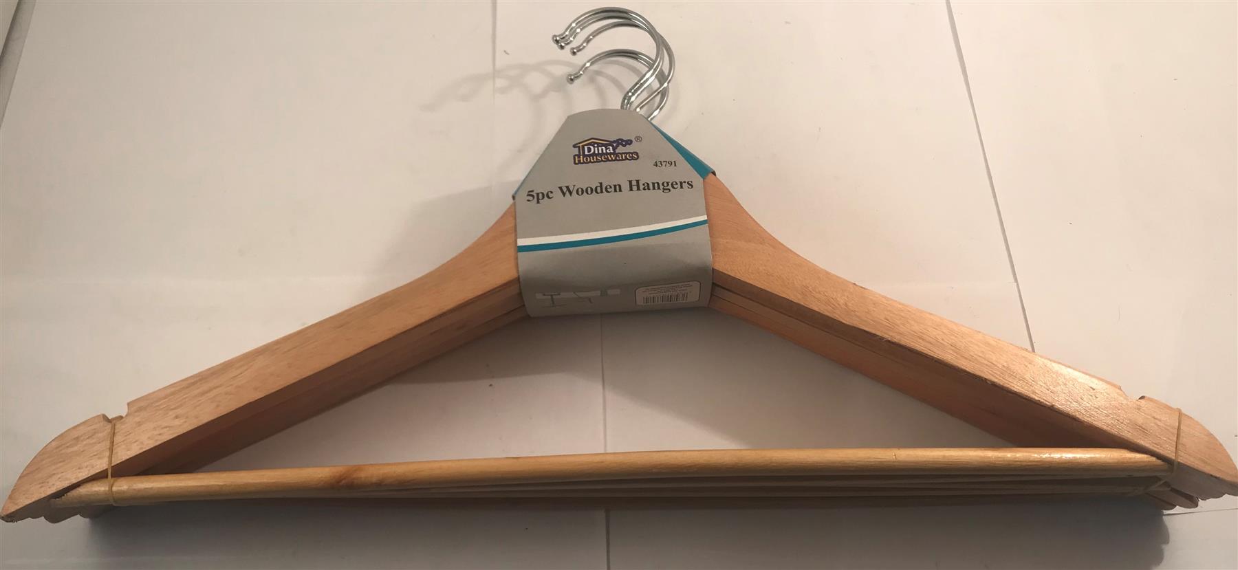 Dina 5pc Wooden Hangers 43791