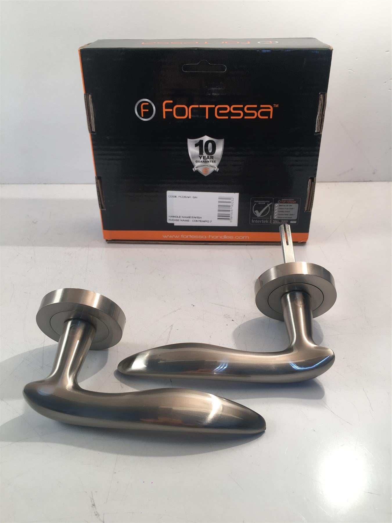 Fortessa FCOSWI-SN Swish Lever Handle on Rose. Satin Nickel Plate