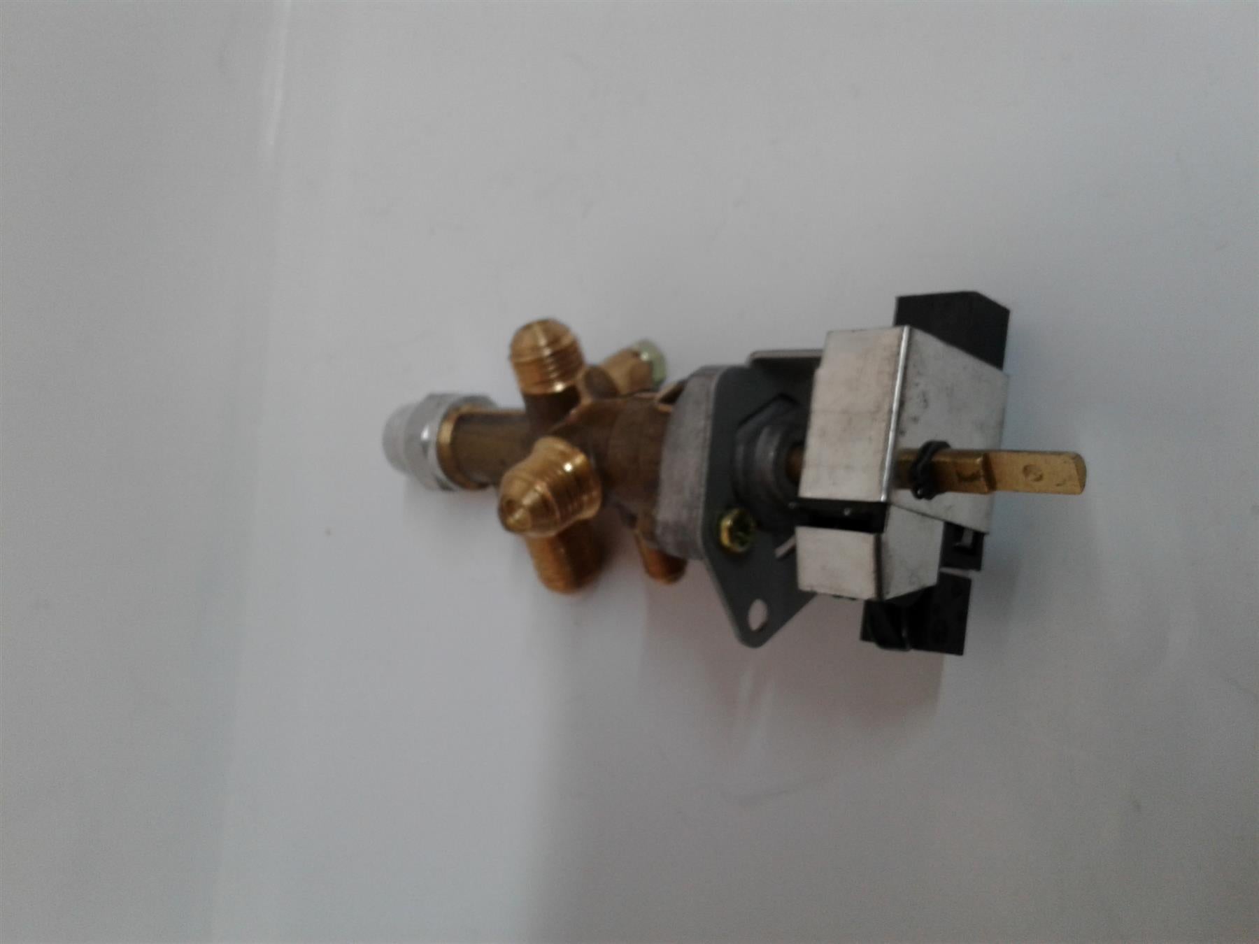 NEW Baxi Potterton Gas Tap Assembly TESA 2150 960/1044 (K77)