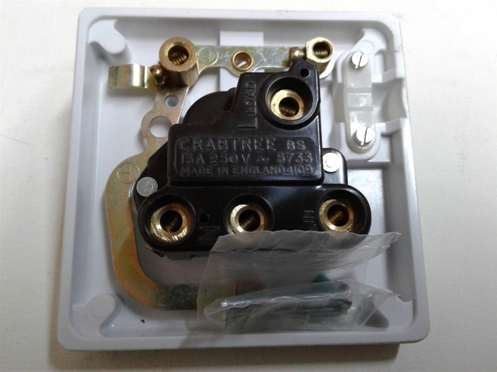 NEW CRABTREE 13A UNSWITCHED FUSE CONNECTION 4828 UNIT