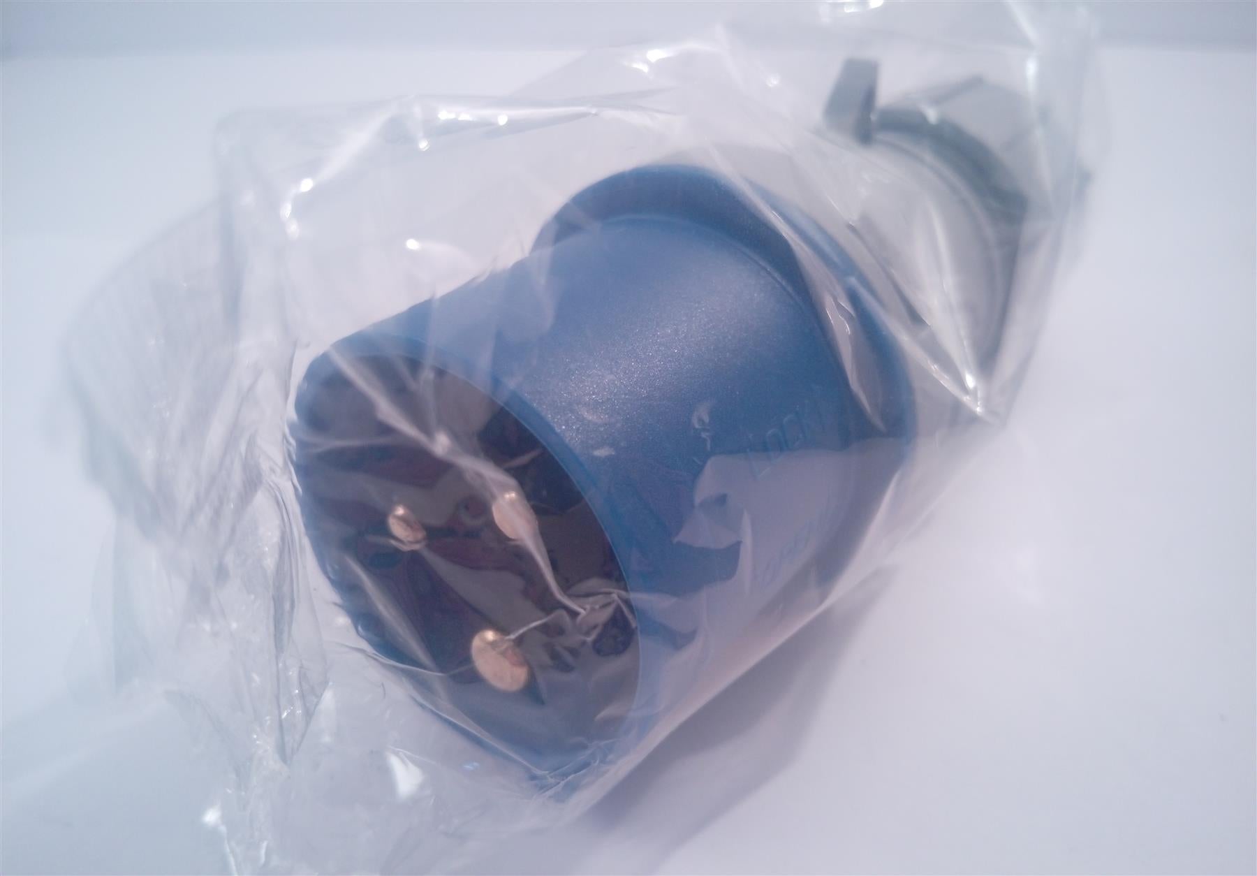 HTCN 16A 220V Blue 3 Pin Industrial Plug Socket IP44