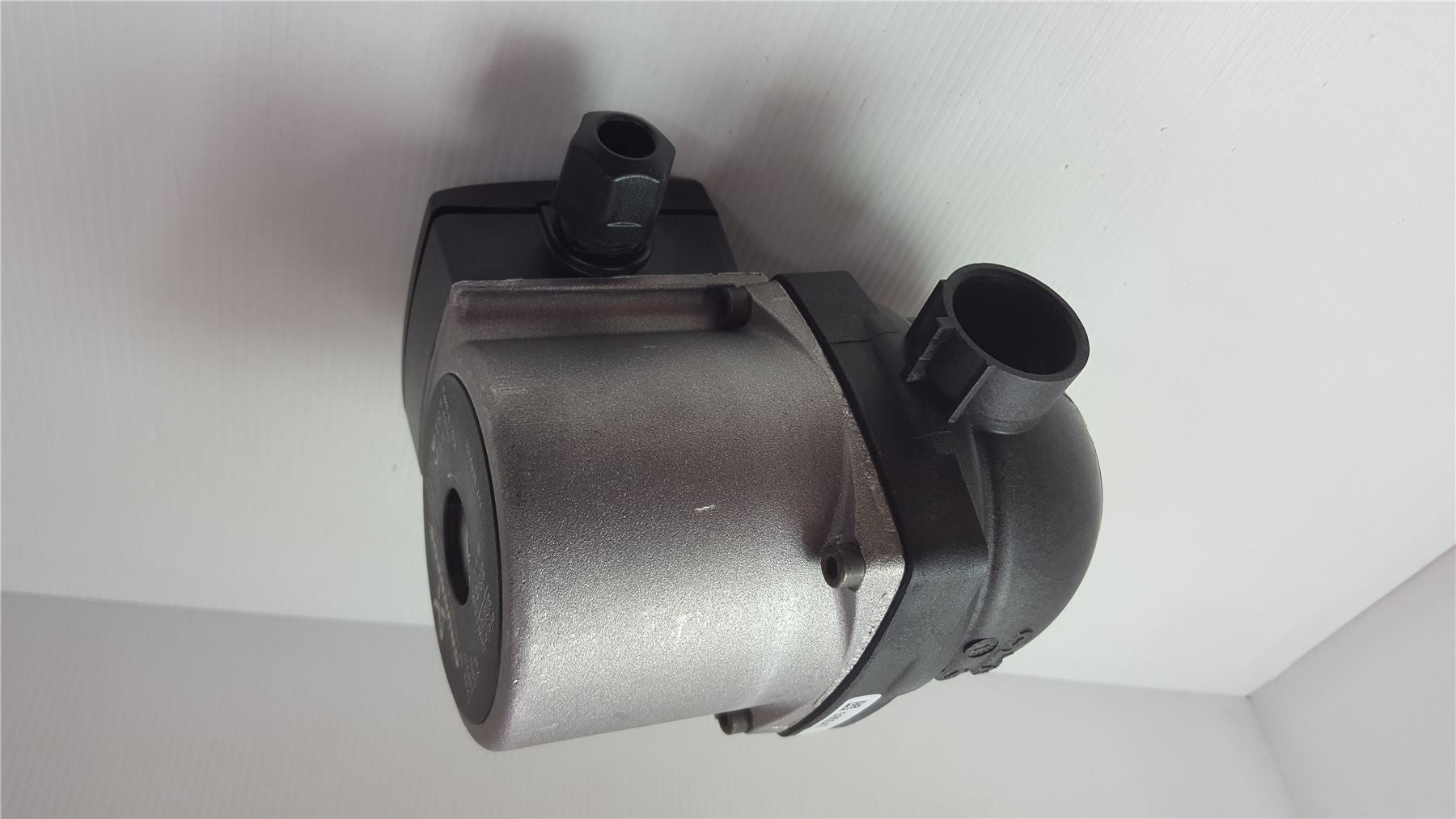 New BERETTA CIRCULATOR PUMP GRUNDFOS ART R10021792 10020437