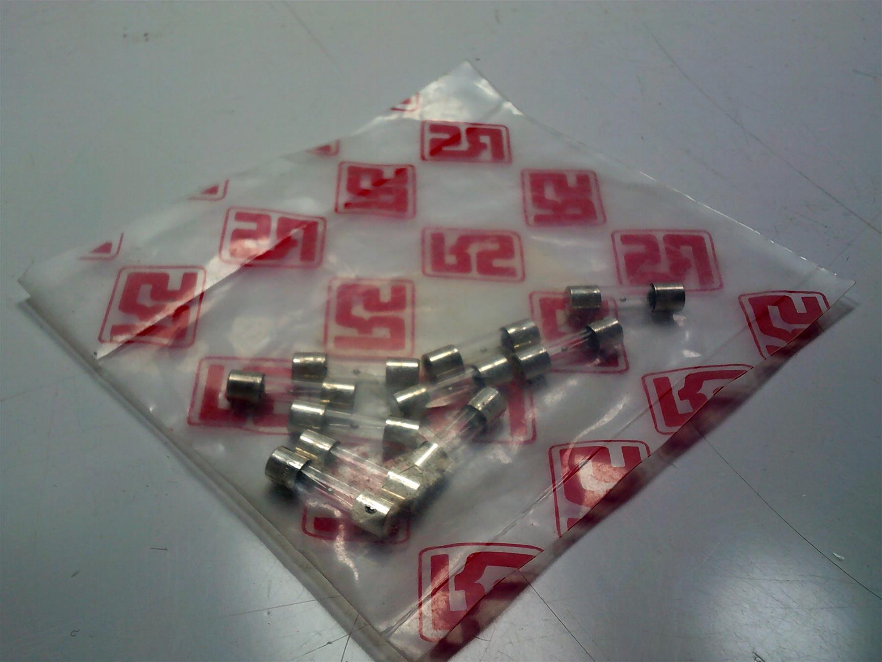 VBS UTE 4A 250V-P Fast/Quick Blow 20mm x 5mm Glass Fuse (10 Pack)
