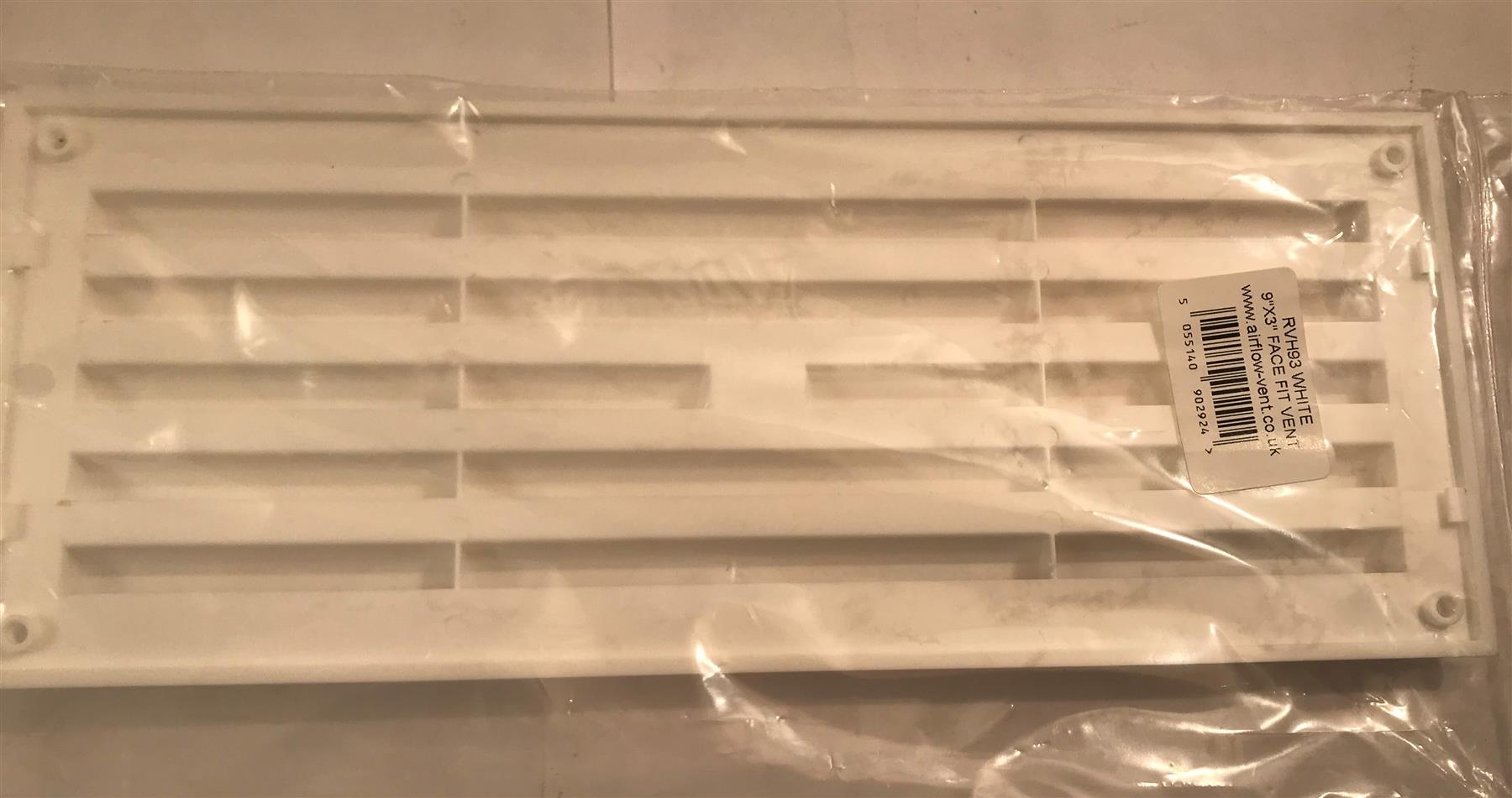 Air flow 9" x 3" Face Fit Air Vent RVH93 White