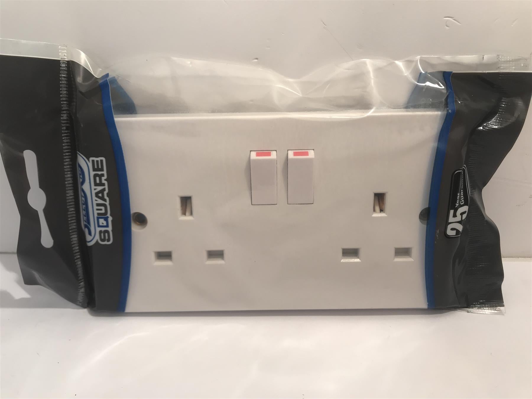 13 Amp 2 Gang Switched Socket LG9098-1E