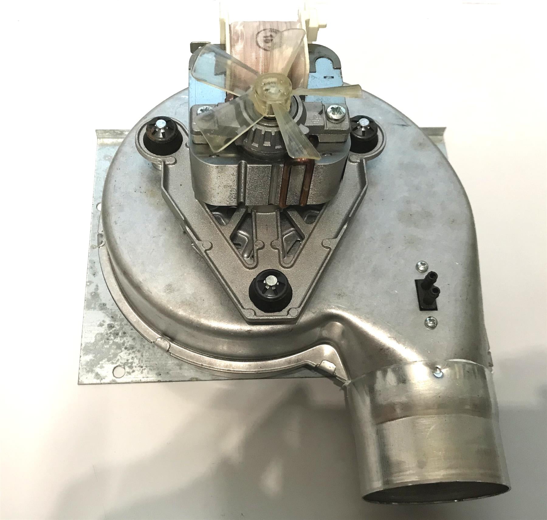 New Worcester Bosch 87161207380 Fan