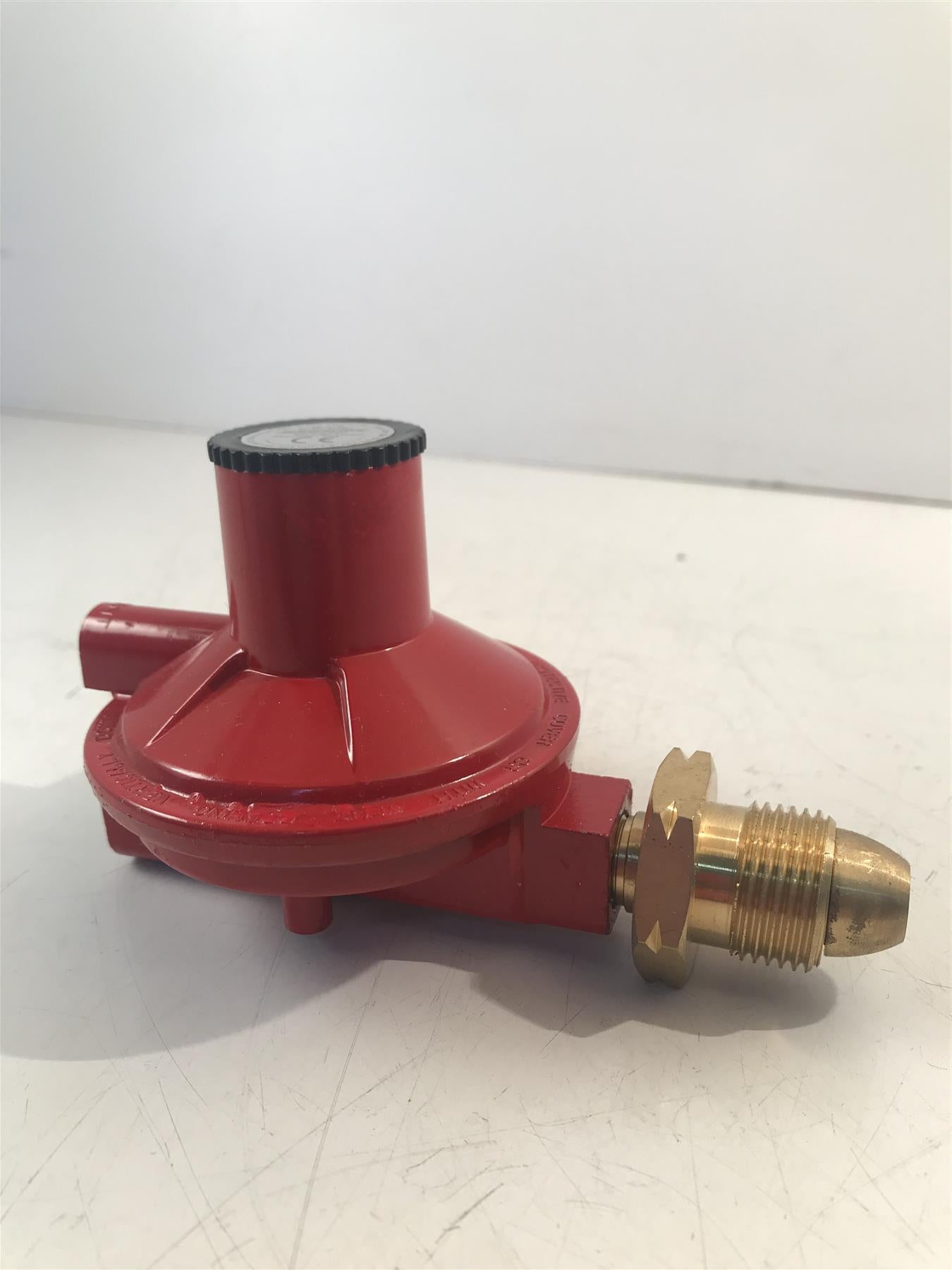Silverline Propane Gas (High-Capacity) Regulator 3/8" NPT female 37mbar 997865