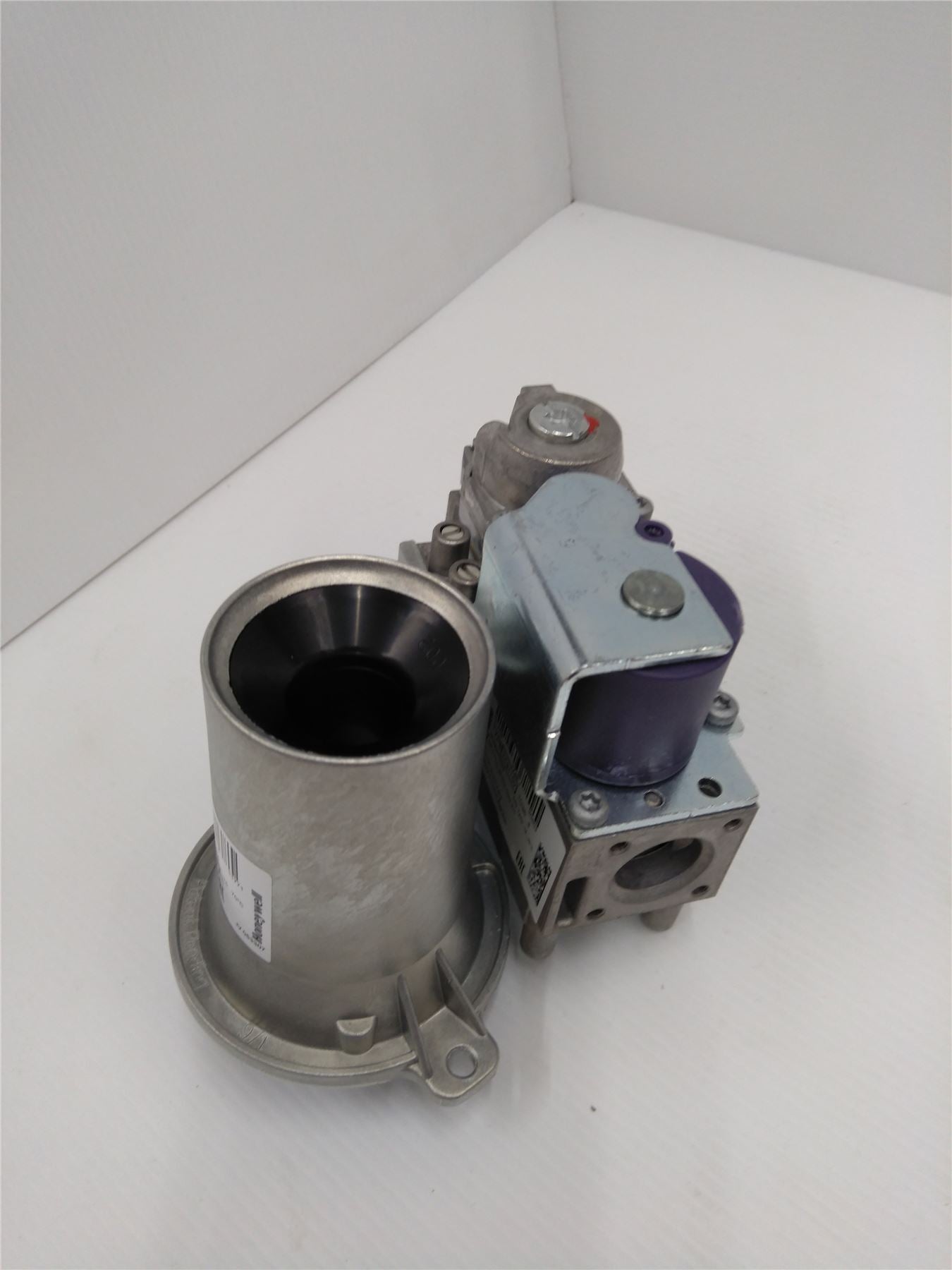 NEW Vaillant ecotec gas valve VK8115F1001 053470 0020110995