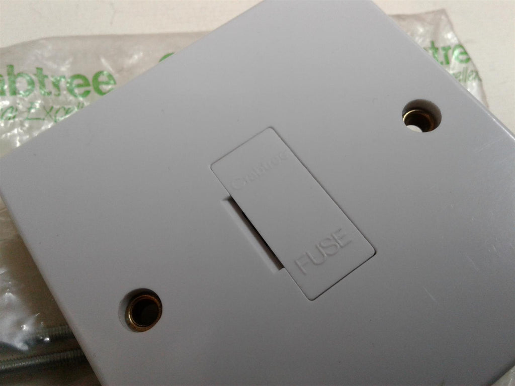 NEW CRABTREE 13A UNSWITCHED FUSE CONNECTION 4828 UNIT