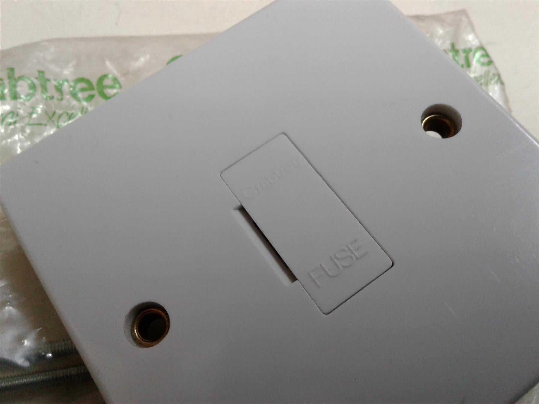 NEW CRABTREE 13A UNSWITCHED FUSE CONNECTION 4828 UNIT
