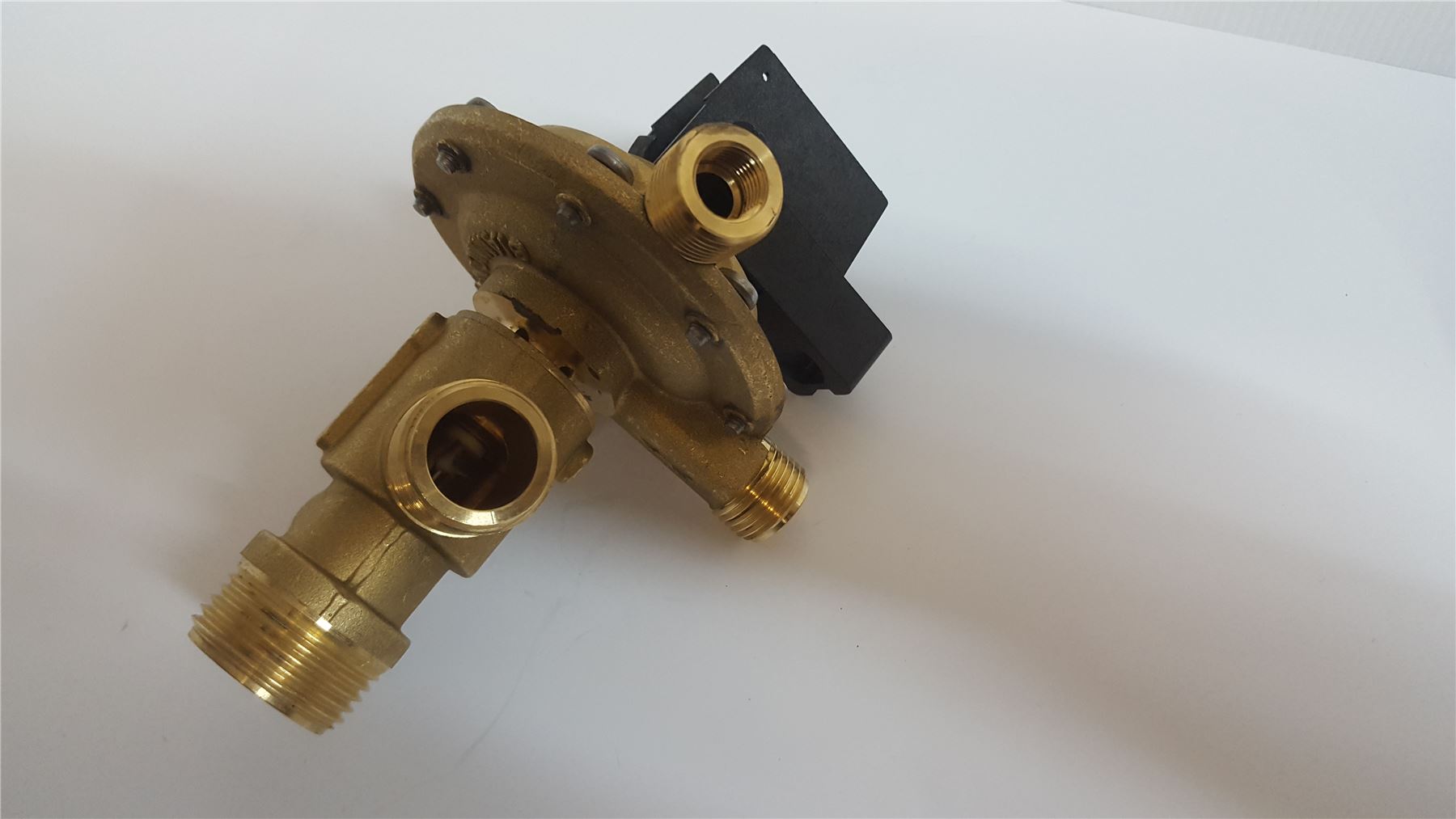 NEW Giannoni 3 Way Diverter Valve Type D