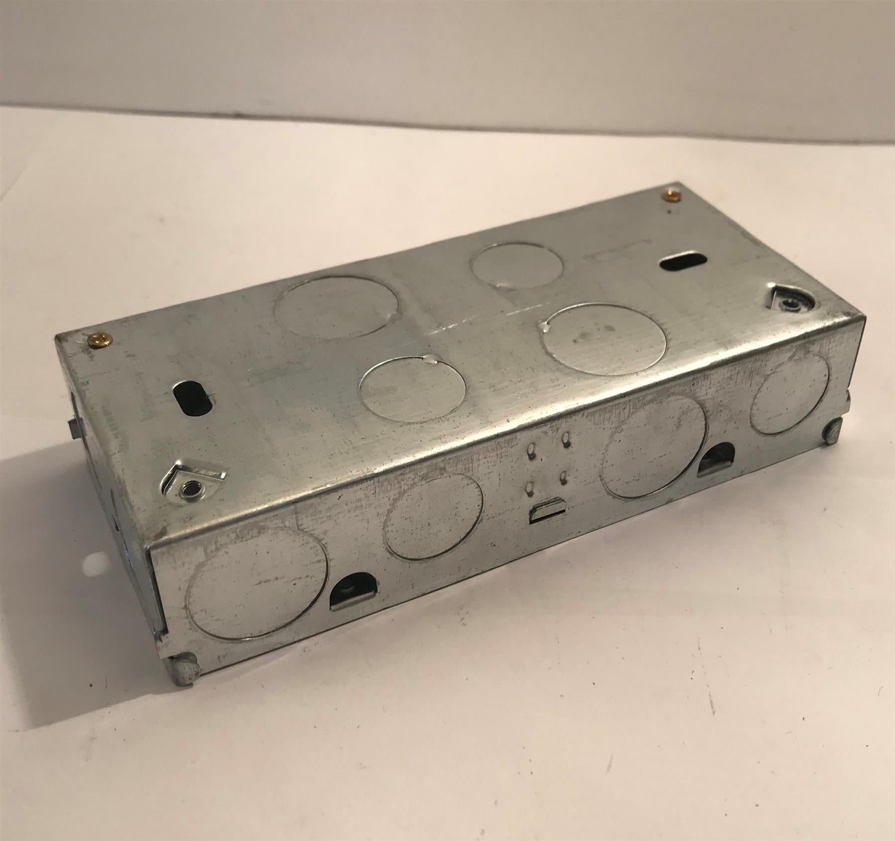 Dual Flush Metal Switch Socket Back Box 1 Gang, 1 Gang, 35mm