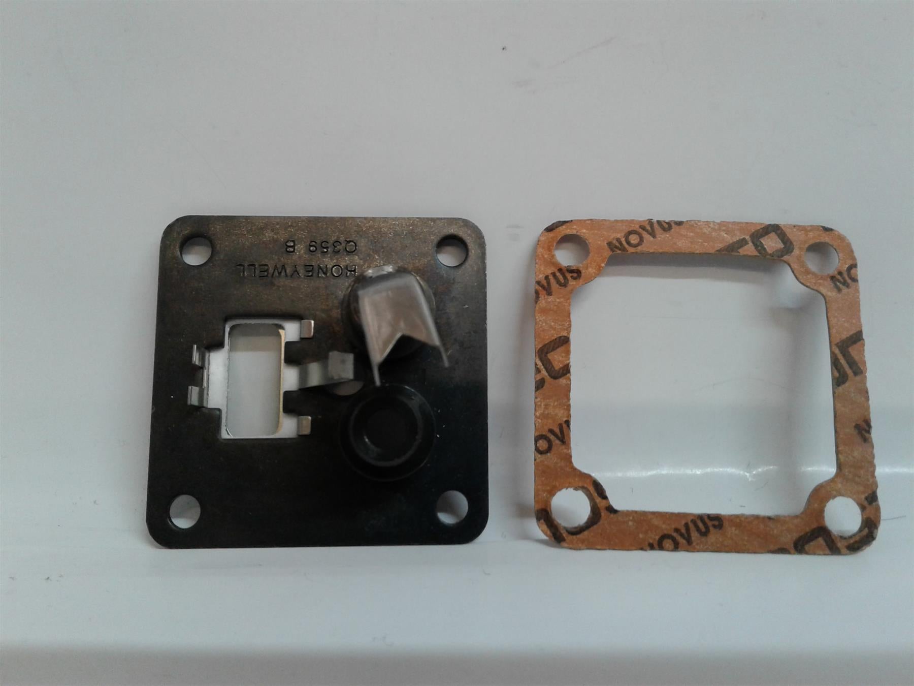 NEW HONEYWELL Q359 B PILOT BURNER WITH INJECTOR