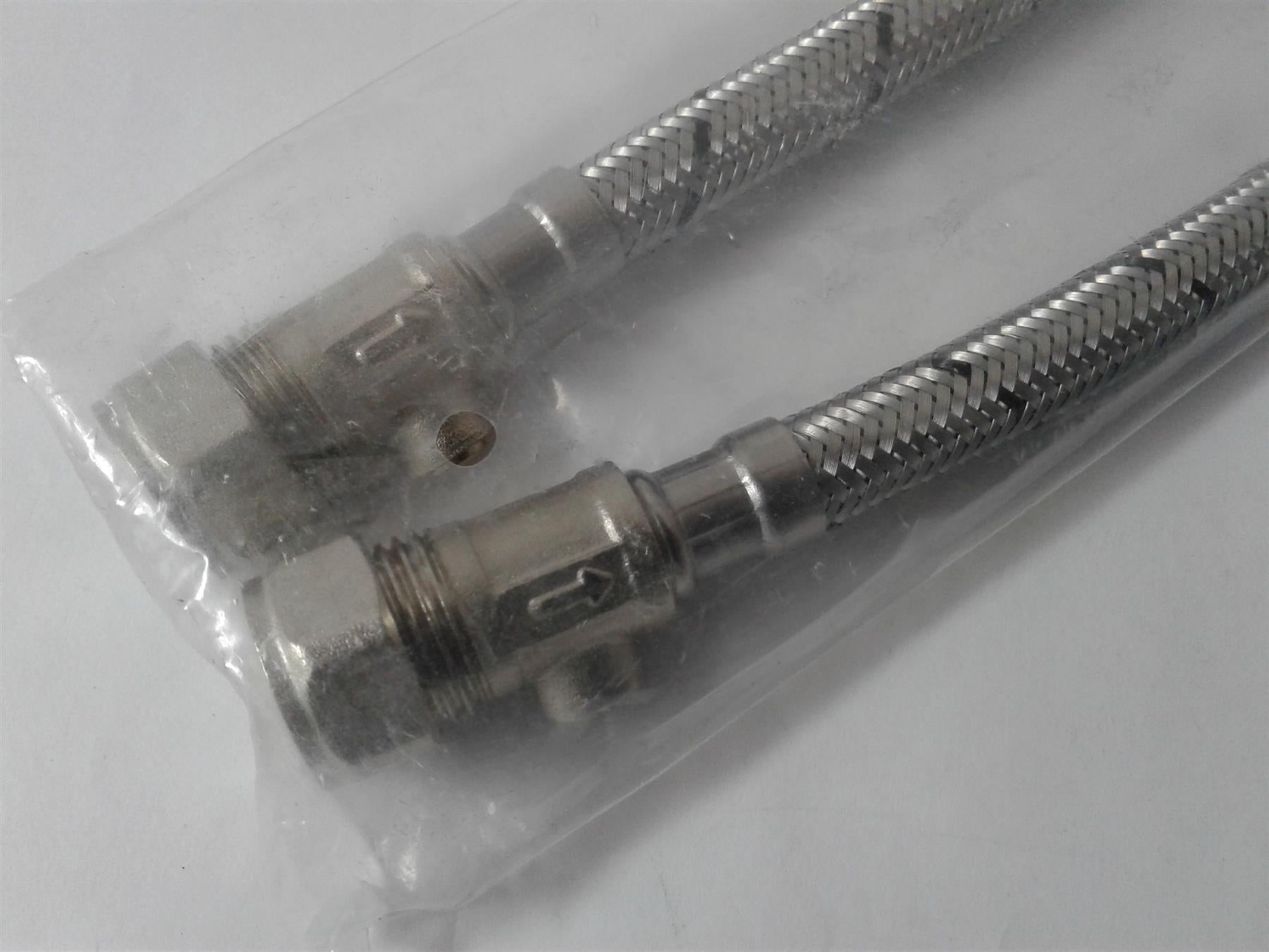 NEW PLUMBRIGHT 300mm FLEXIBLE HOSE TAP CONNECTORS 15mm VALVES (2 PACK) 699046