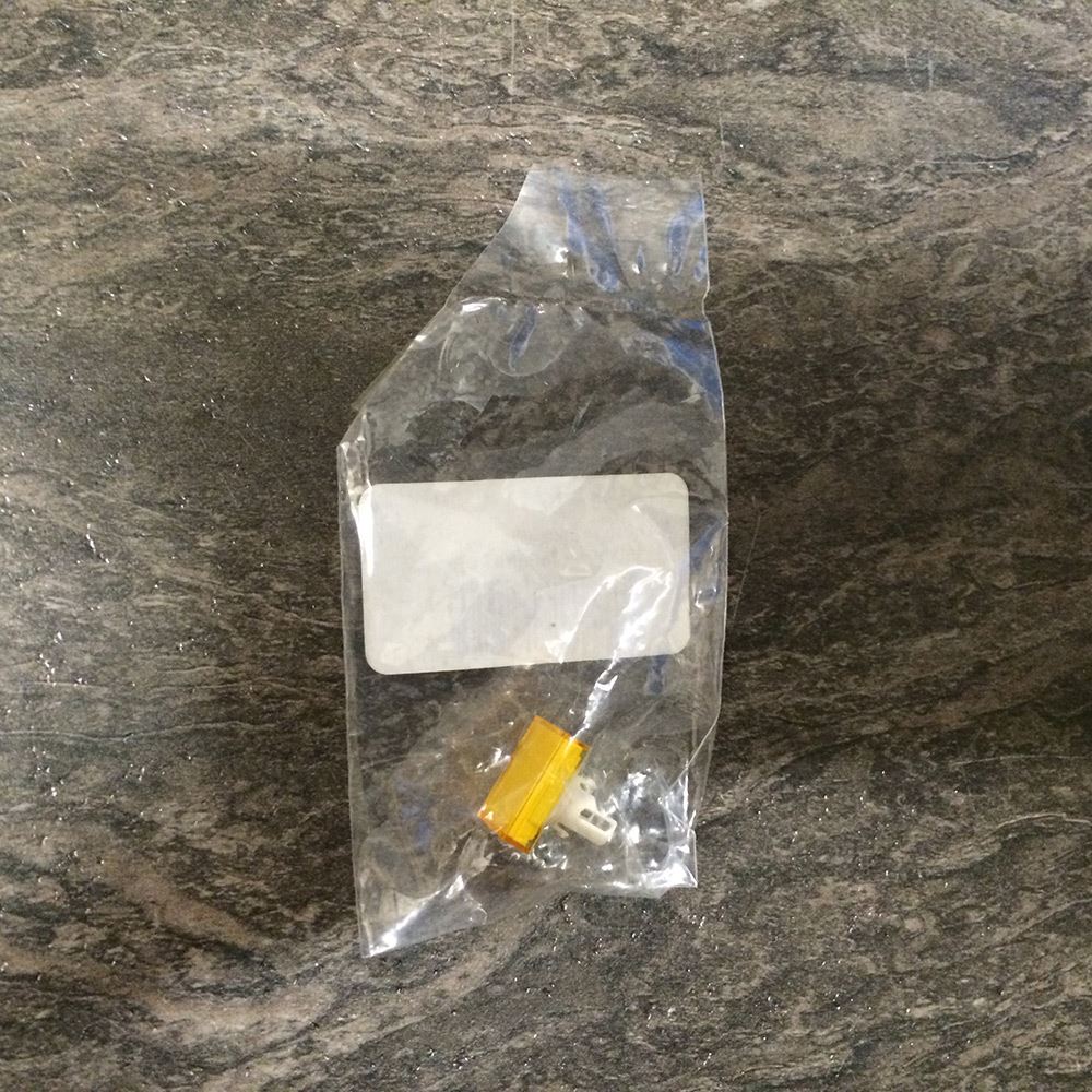 NEW OMRON RECTANGULAR LENS YELLOW PUSH BUTTON A3CJ500Y