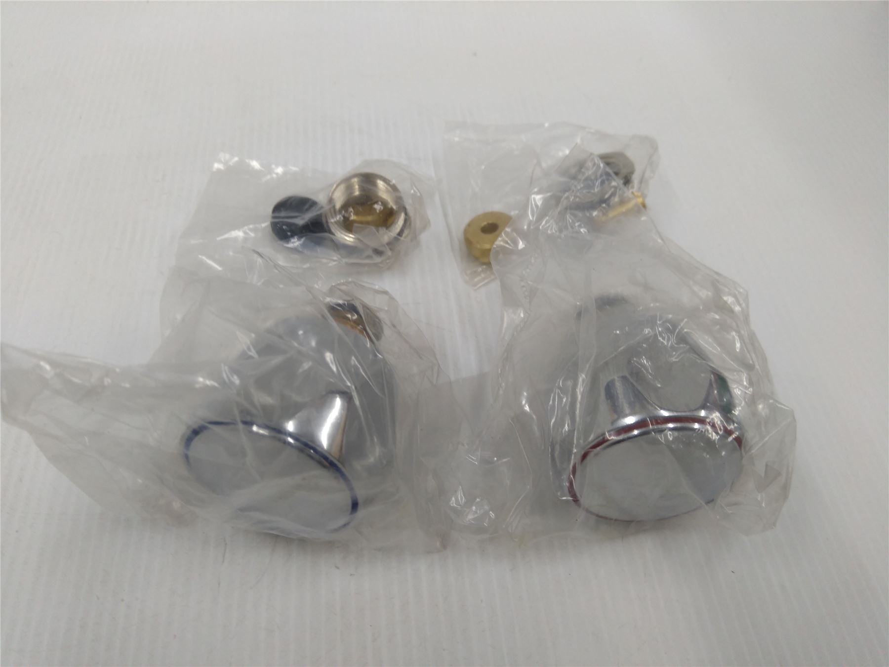New Restorer Tap 3/4in Valve & Metal Heads C58061