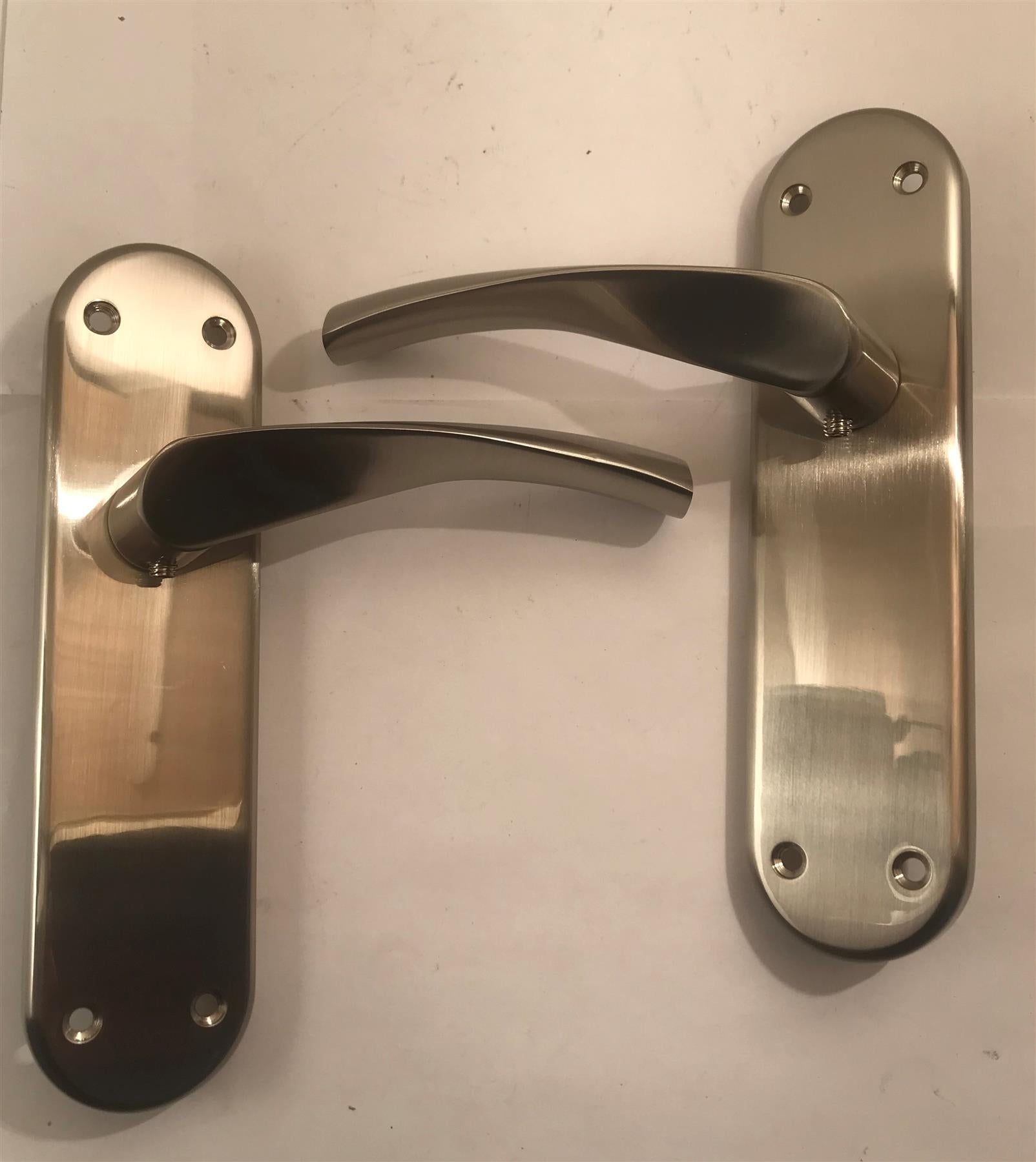 Fortessa FLATVER-SN Verto Latch on Backplate (no keyhole) Satin Nickel