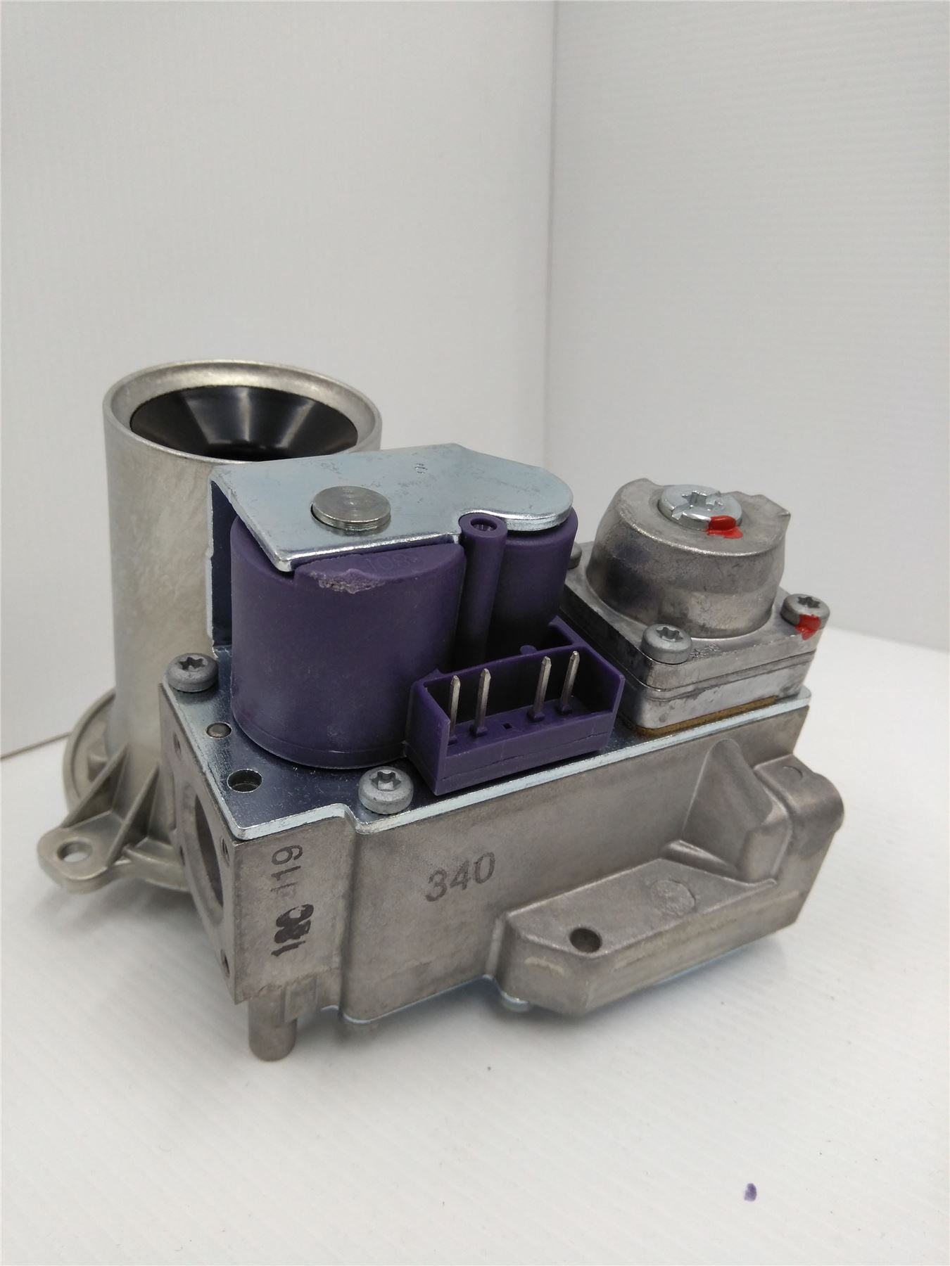 NEW Vaillant ecotec gas valve VK8115F1001 053470 0020110995