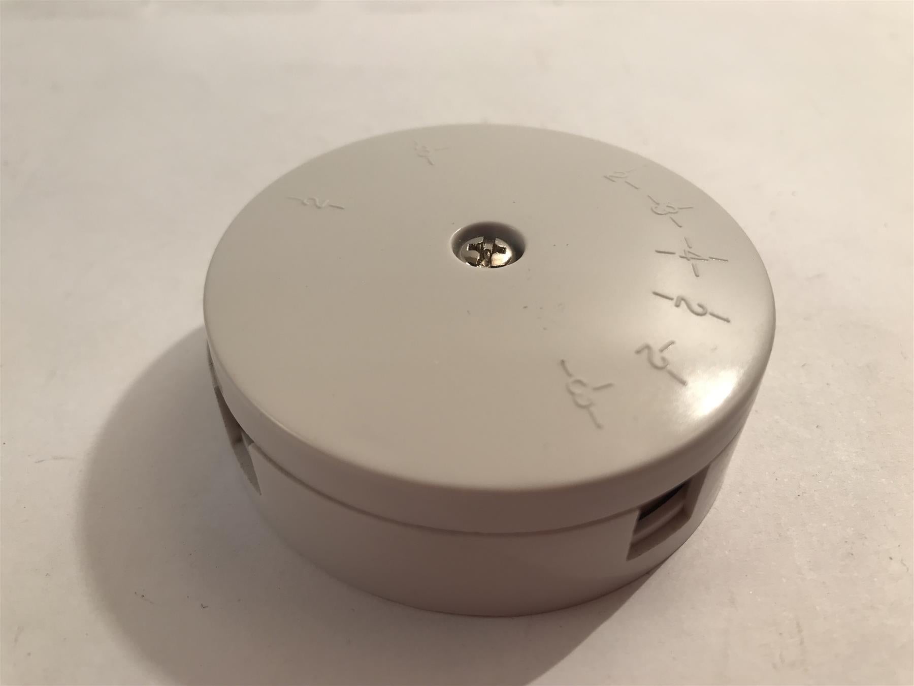 Selectric LGK825 Round Junction Box White 4 Terminal - 5 Amp