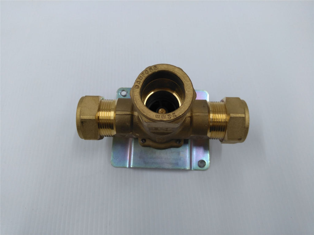 New Danfoss HSV3 3 port Valve Body 087N659900