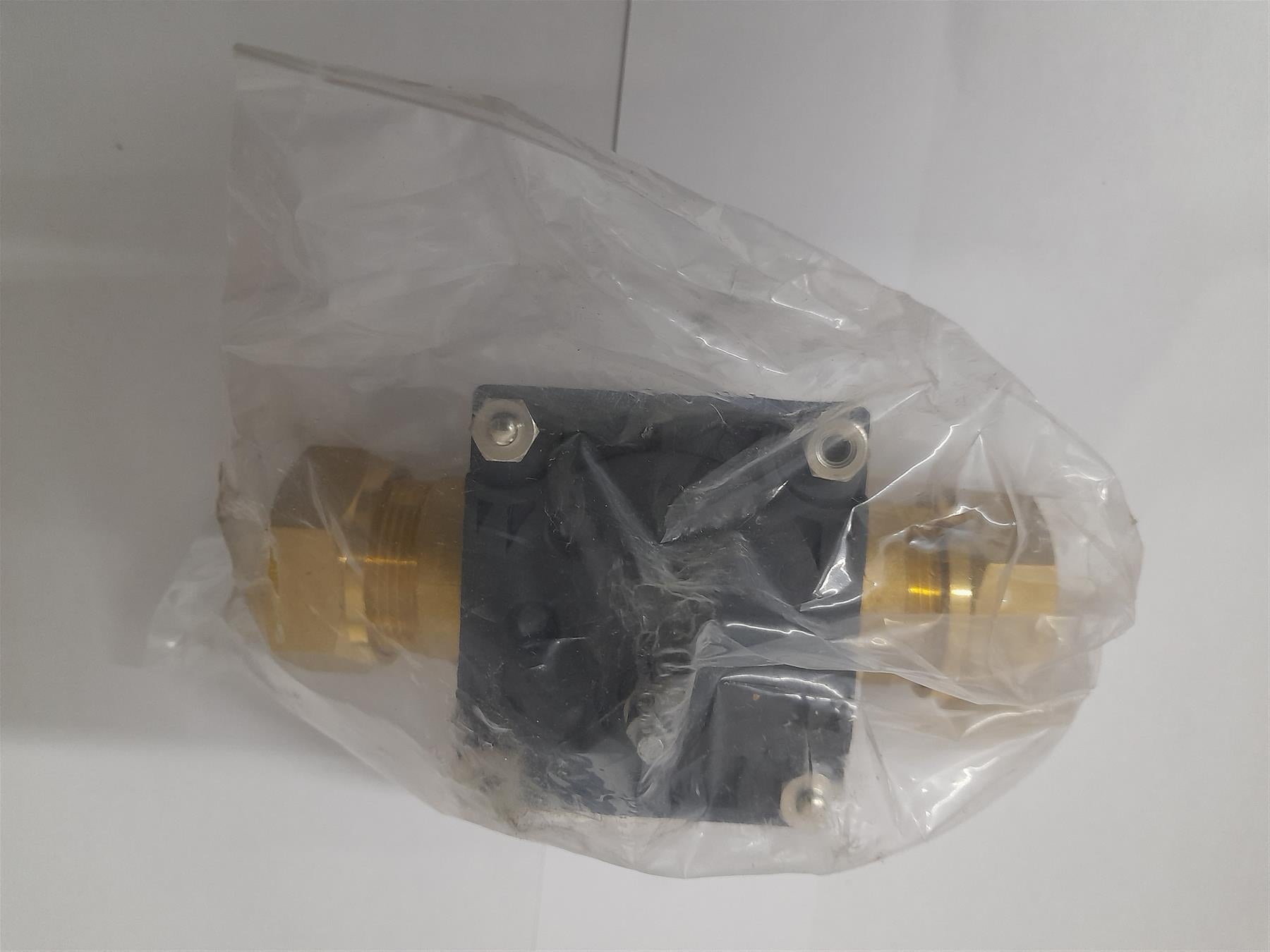 Honeywell 2 port Valve 22mm Body Only