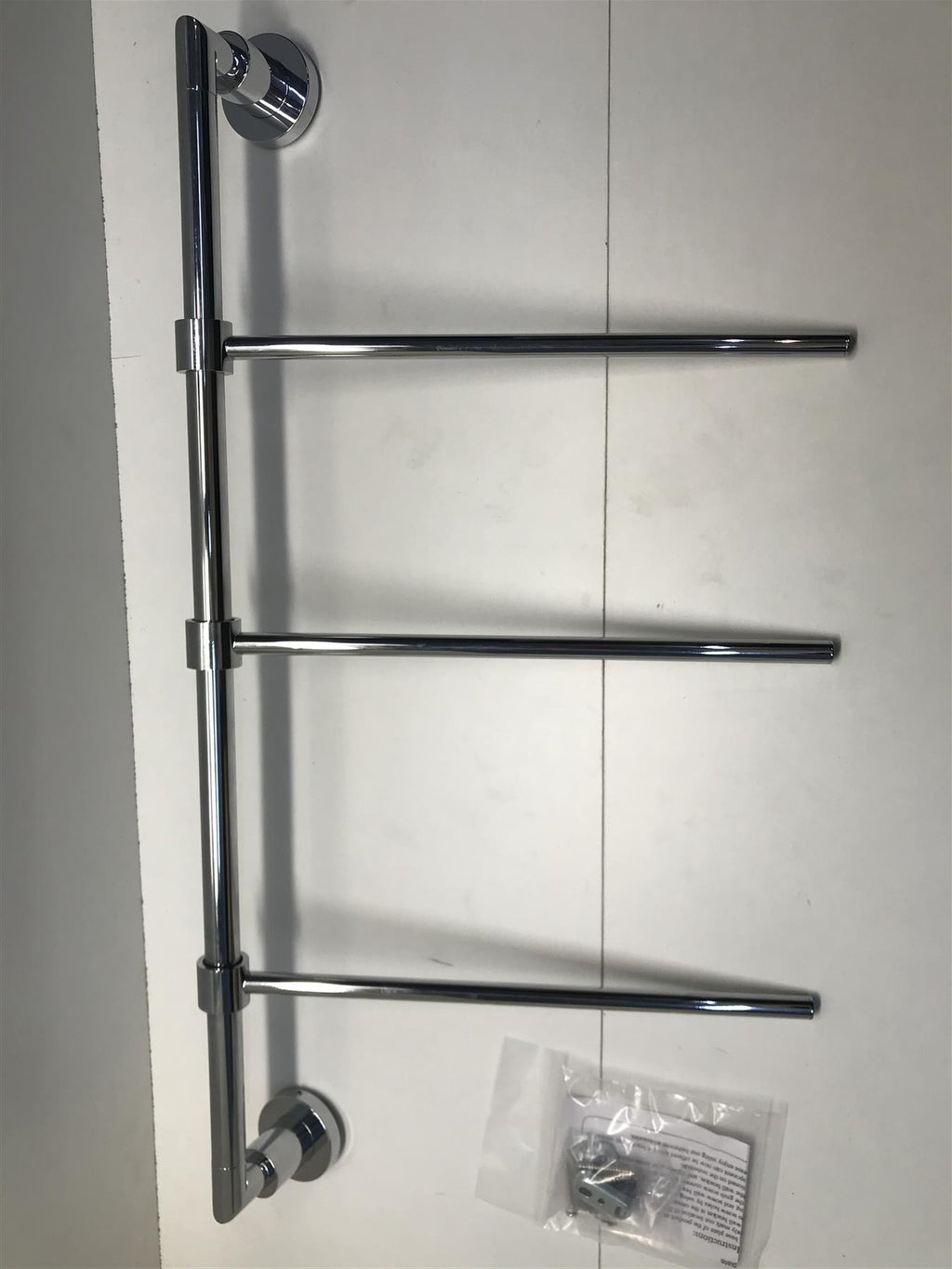 OCEAN CHROME WALL MOUNTED THREE TIER VERTICAL RAIL