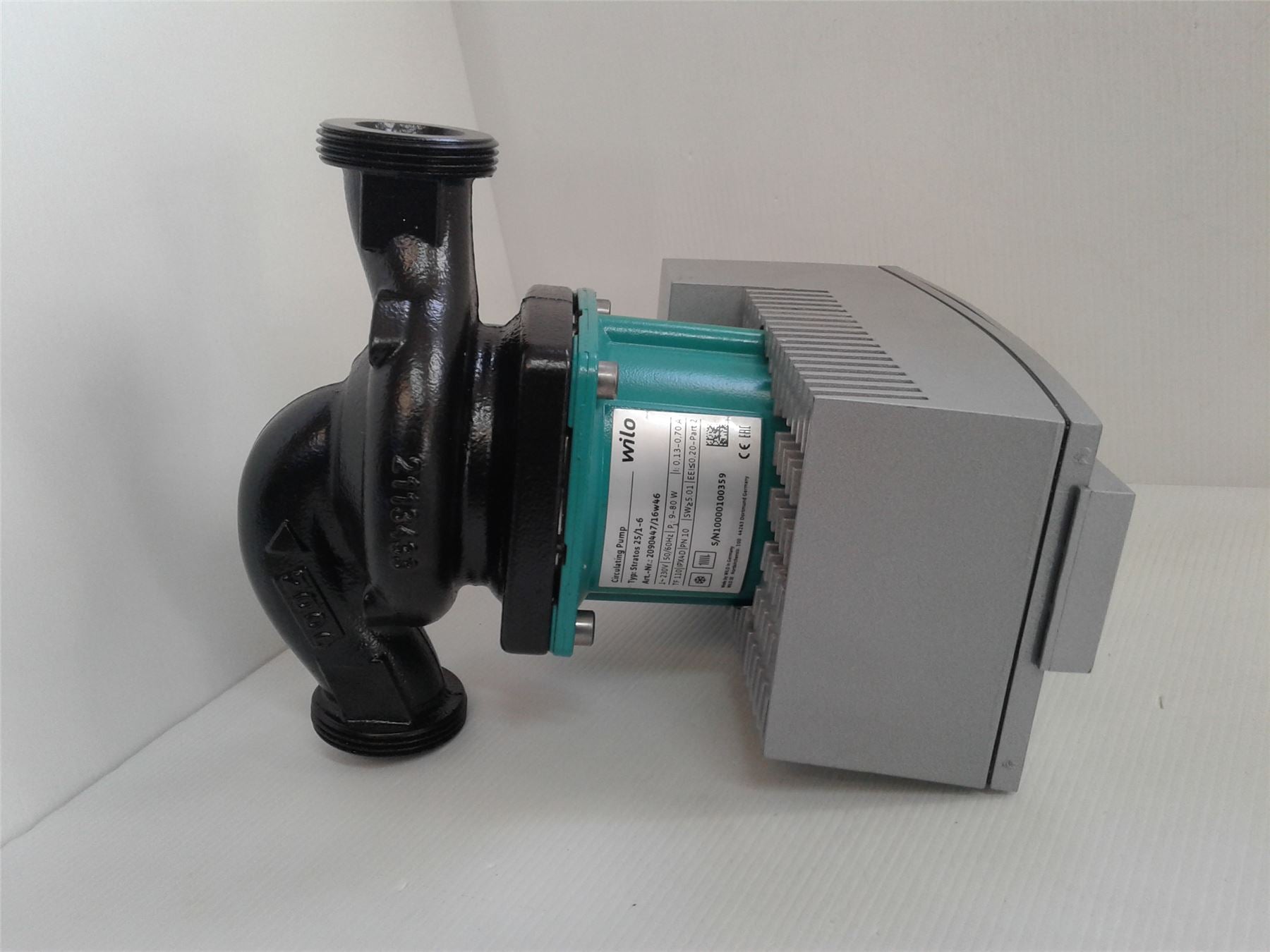 NEW WILO  Stratos 25/1-6 _ 180mm  Circulation Pump 2090447