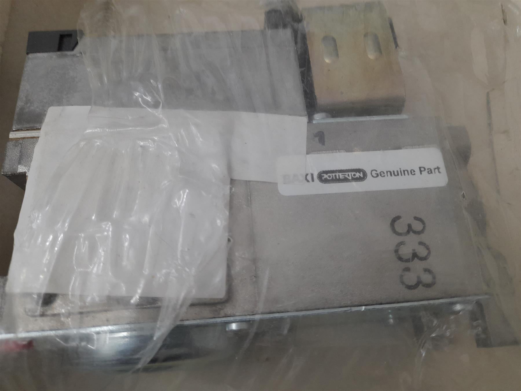 NEW BAXI 231857 245122 Gas Valve (BOX IS TATTY)