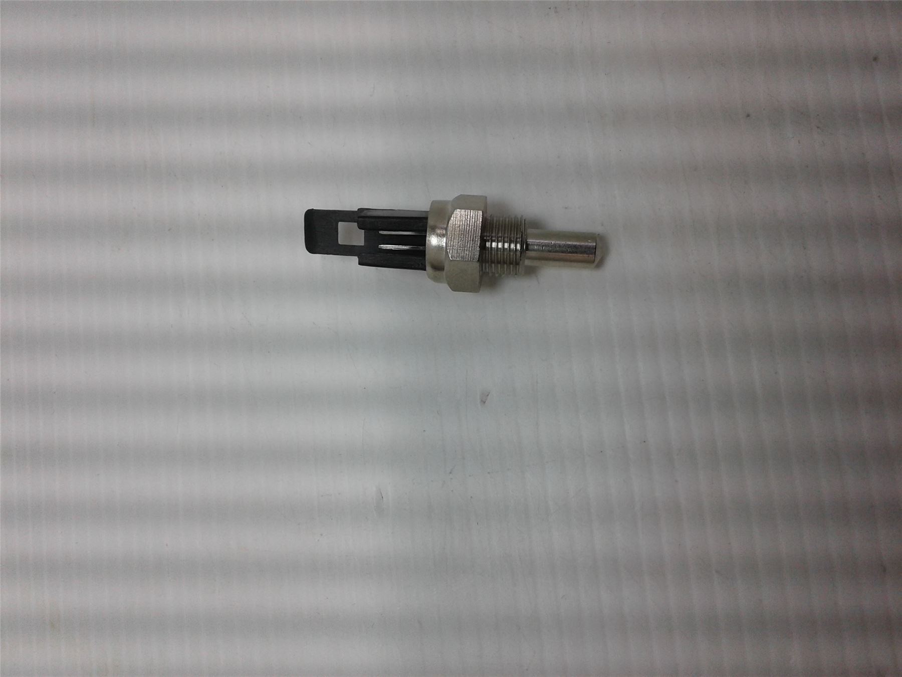 NEW Alpha HE25 & HE33 Thermister NTC Temperature Sensor 1.015970 (NTC001)