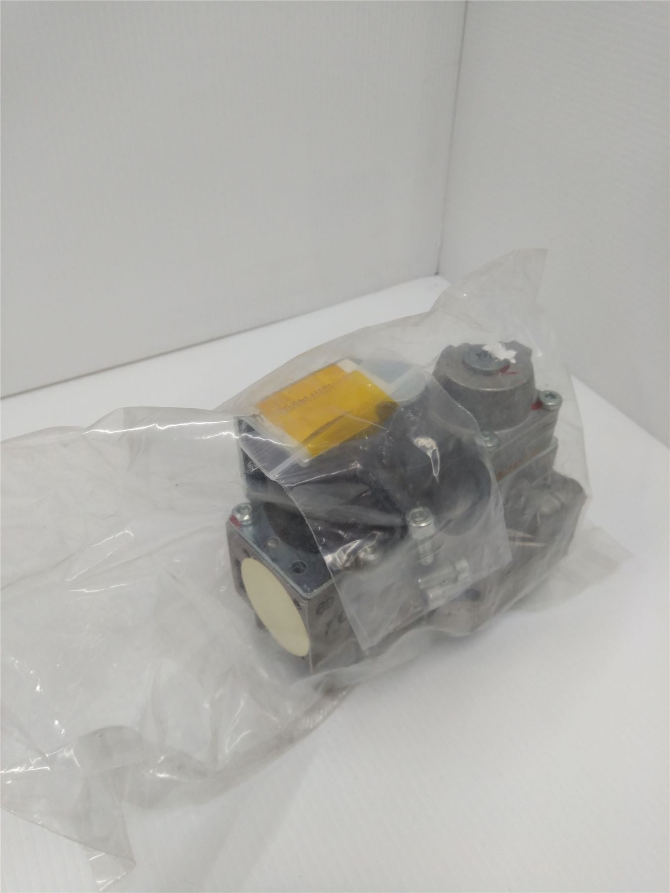 NEW C10C303000 KESTON C36 GAS VALVE VK4115V2038