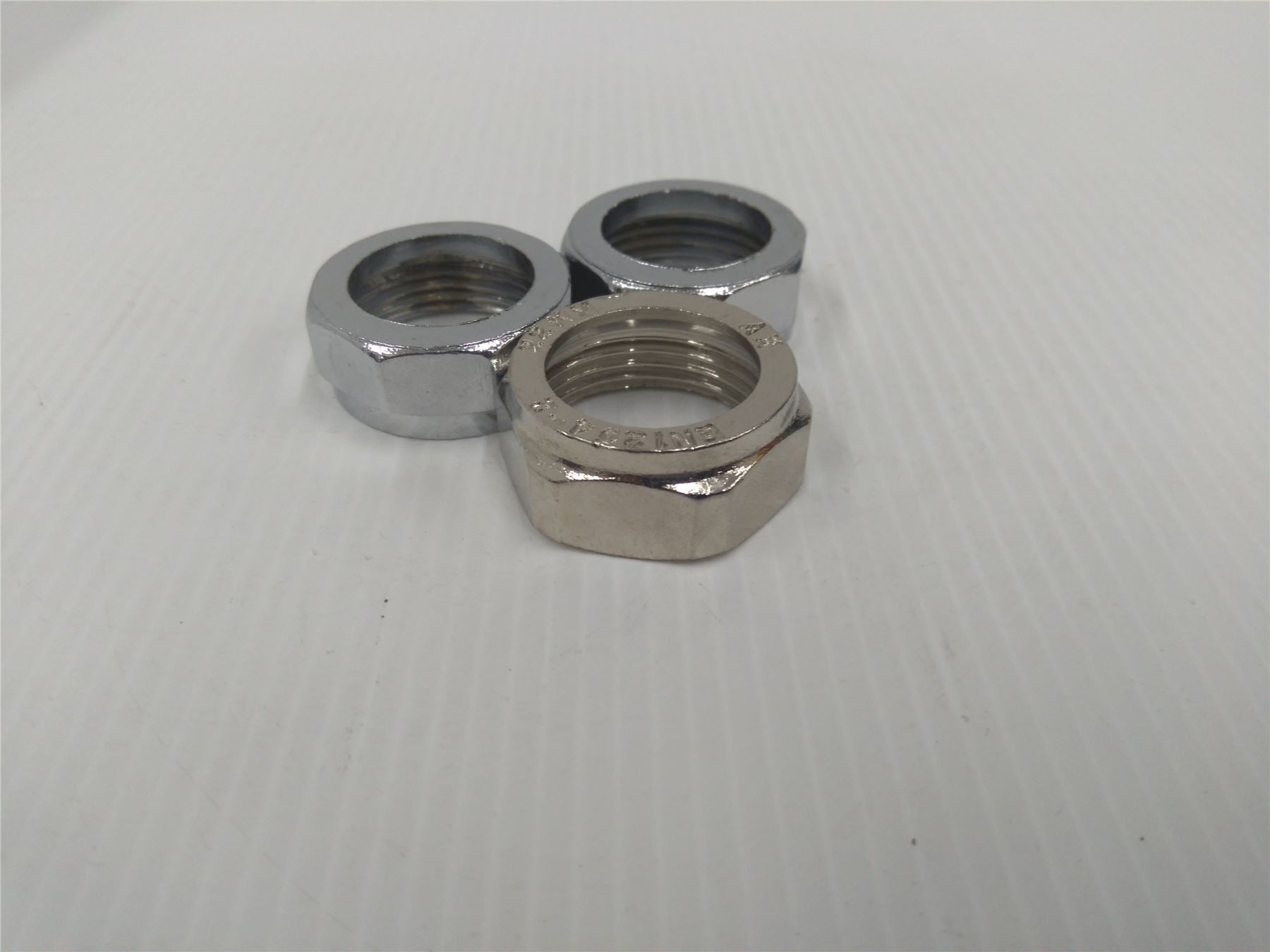 NEW SILVER NUT 22mm FITTING – PACK OF 3