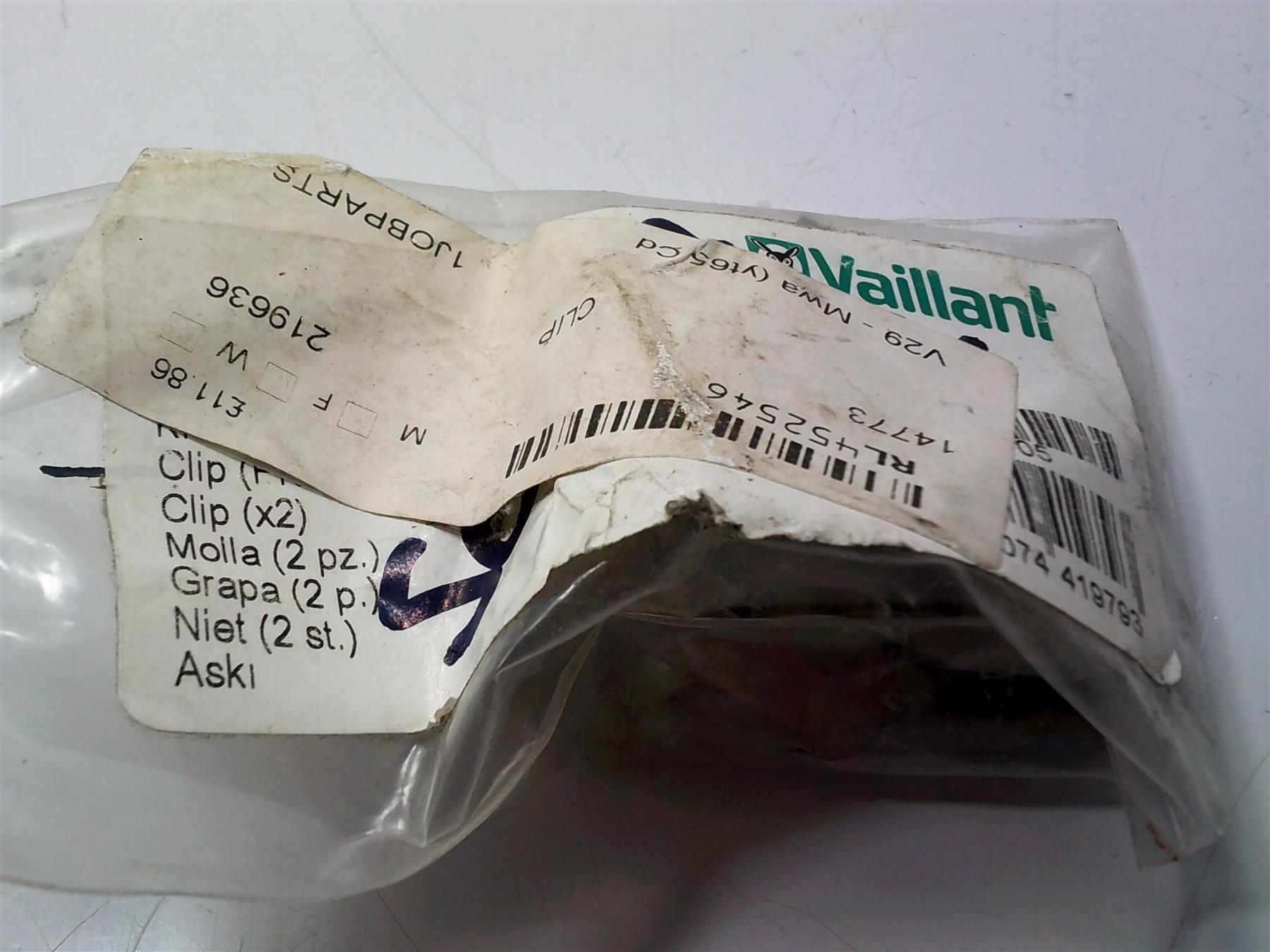 VAILLANT HEAT EXCHANGER CLIP (2 PACK) 219636